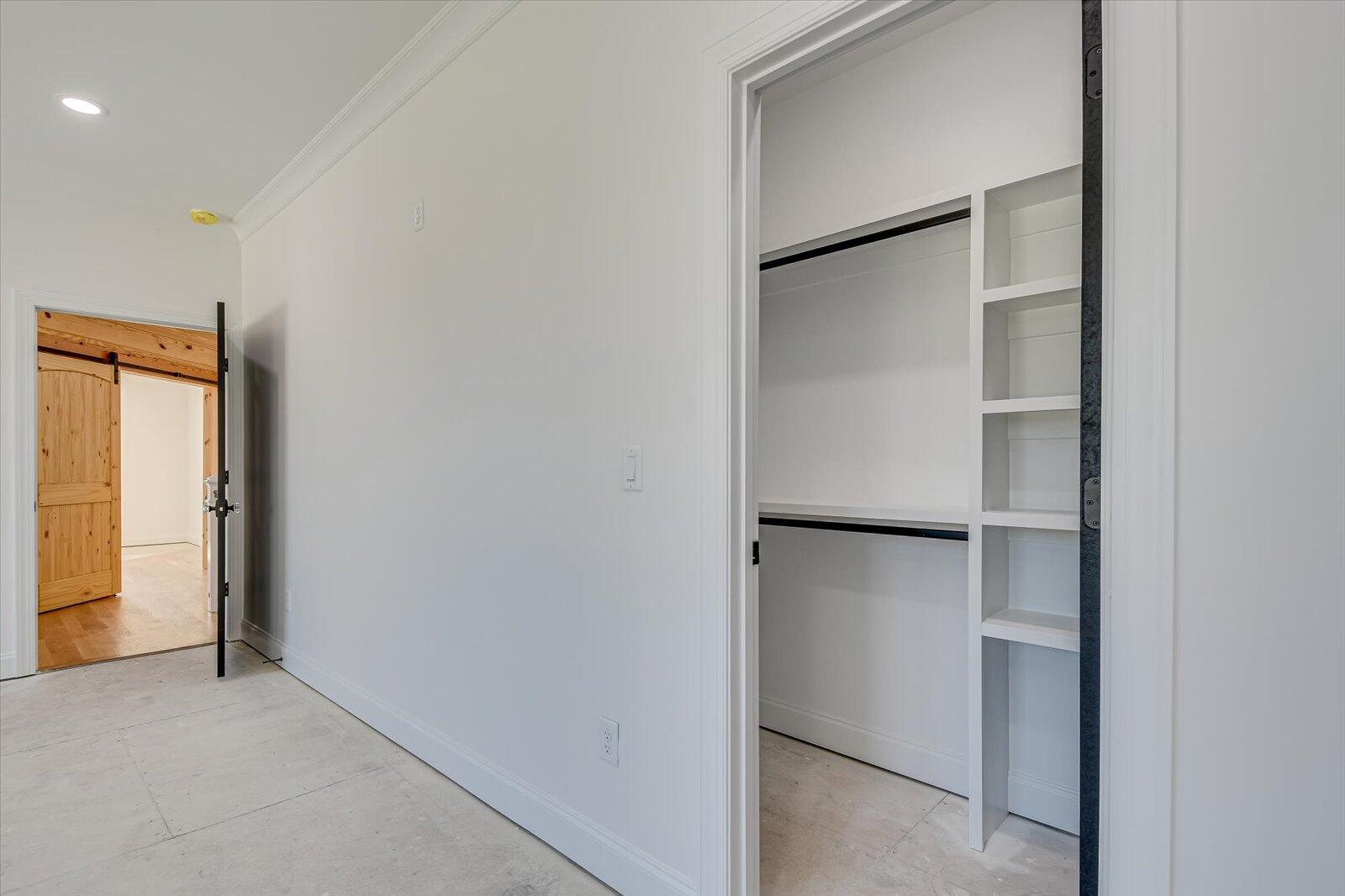 3761 KNOB HILL FARM Road