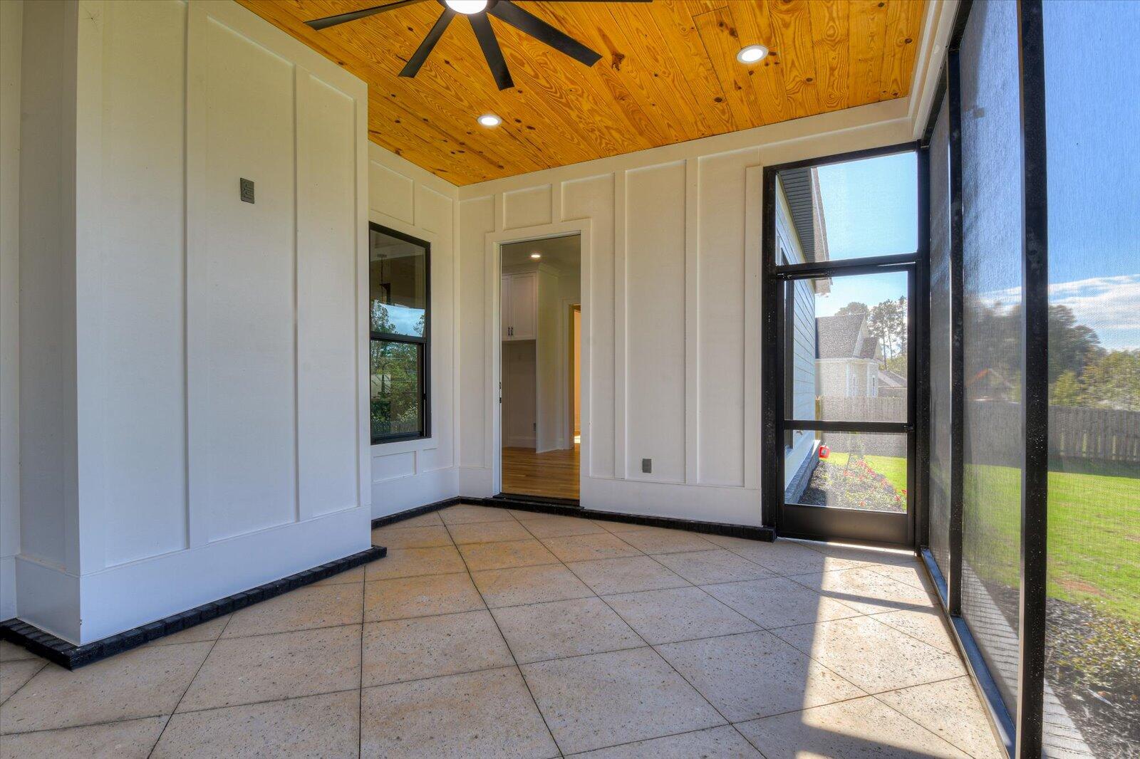 3761 KNOB HILL FARM Road