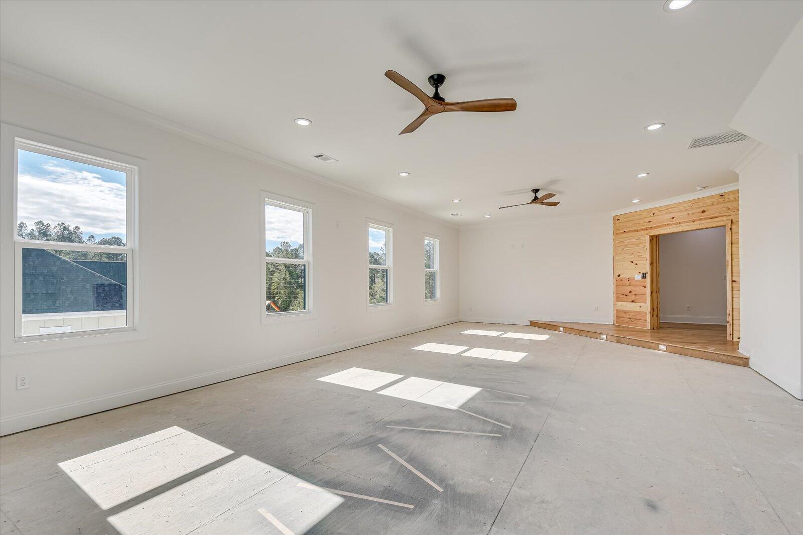 3761 KNOB HILL FARM Road