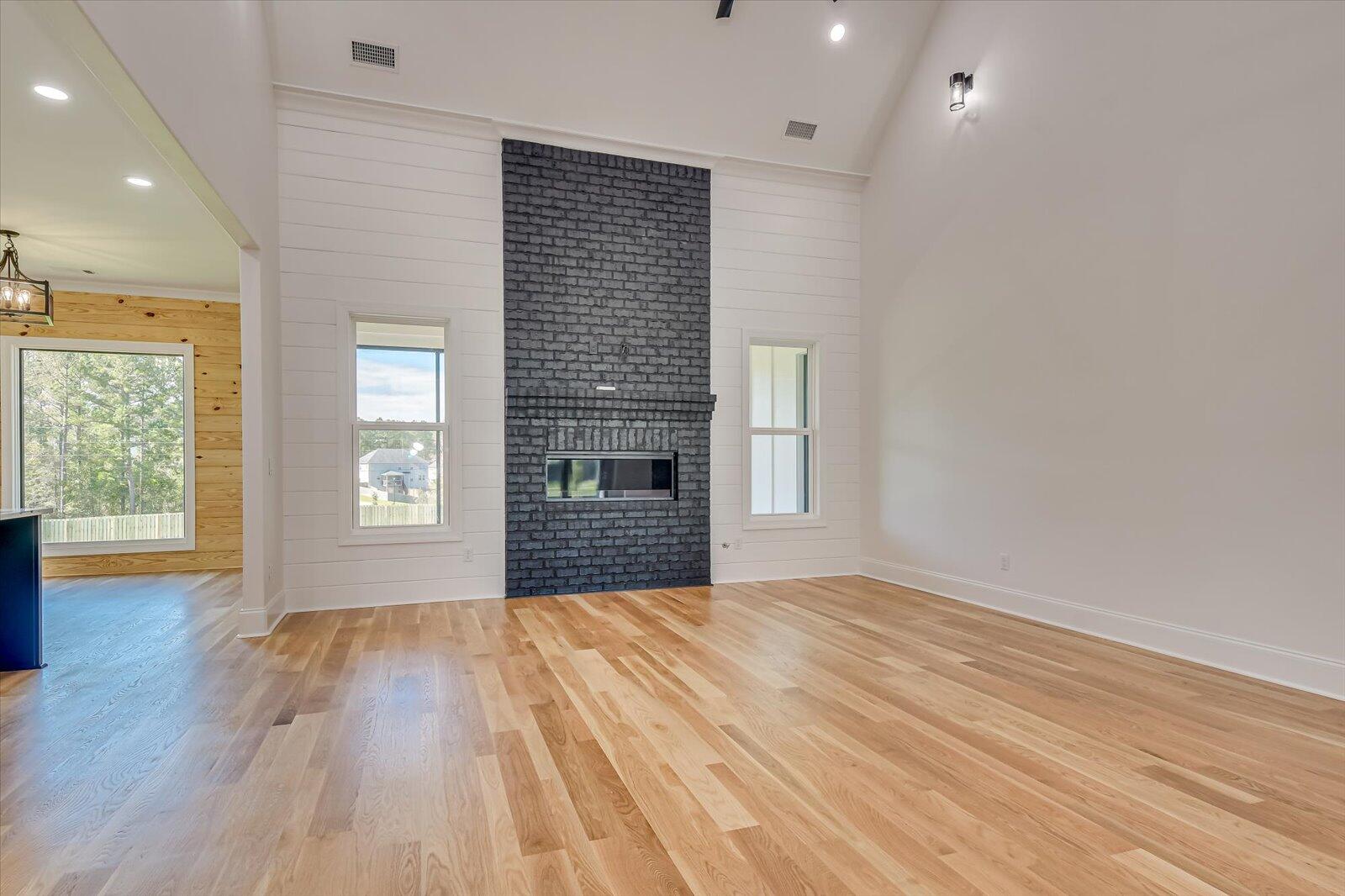 3761 KNOB HILL FARM Road