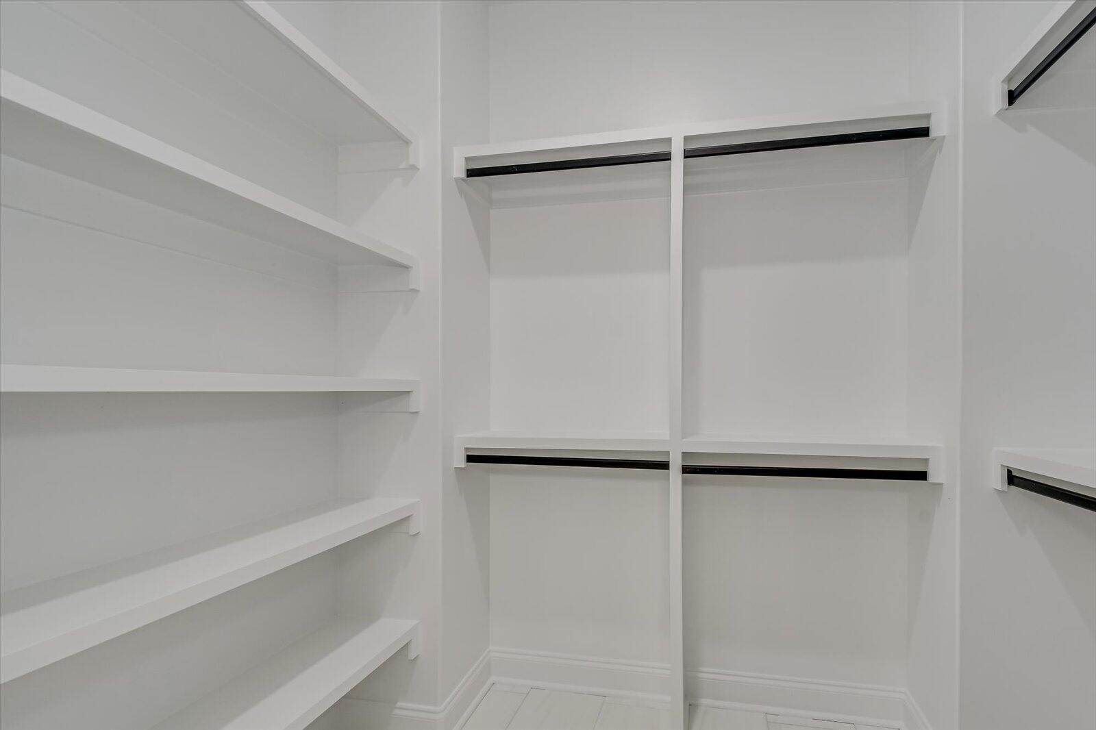 3761 KNOB HILL FARM Road