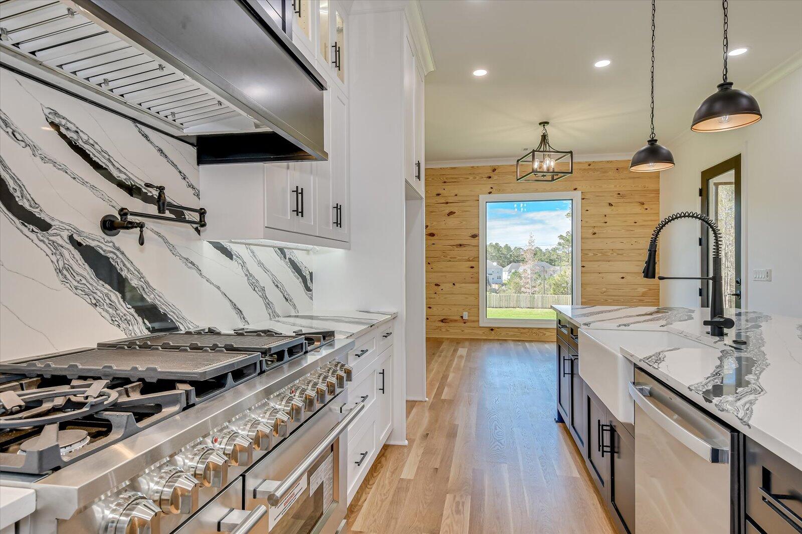 3761 KNOB HILL FARM Road