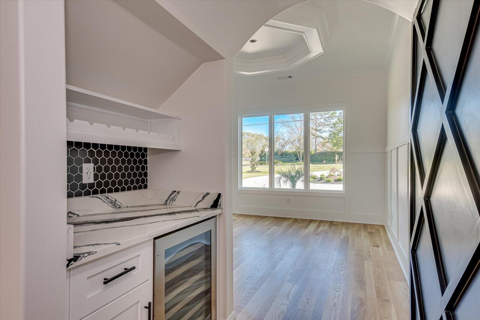 3761 KNOB HILL FARM Road