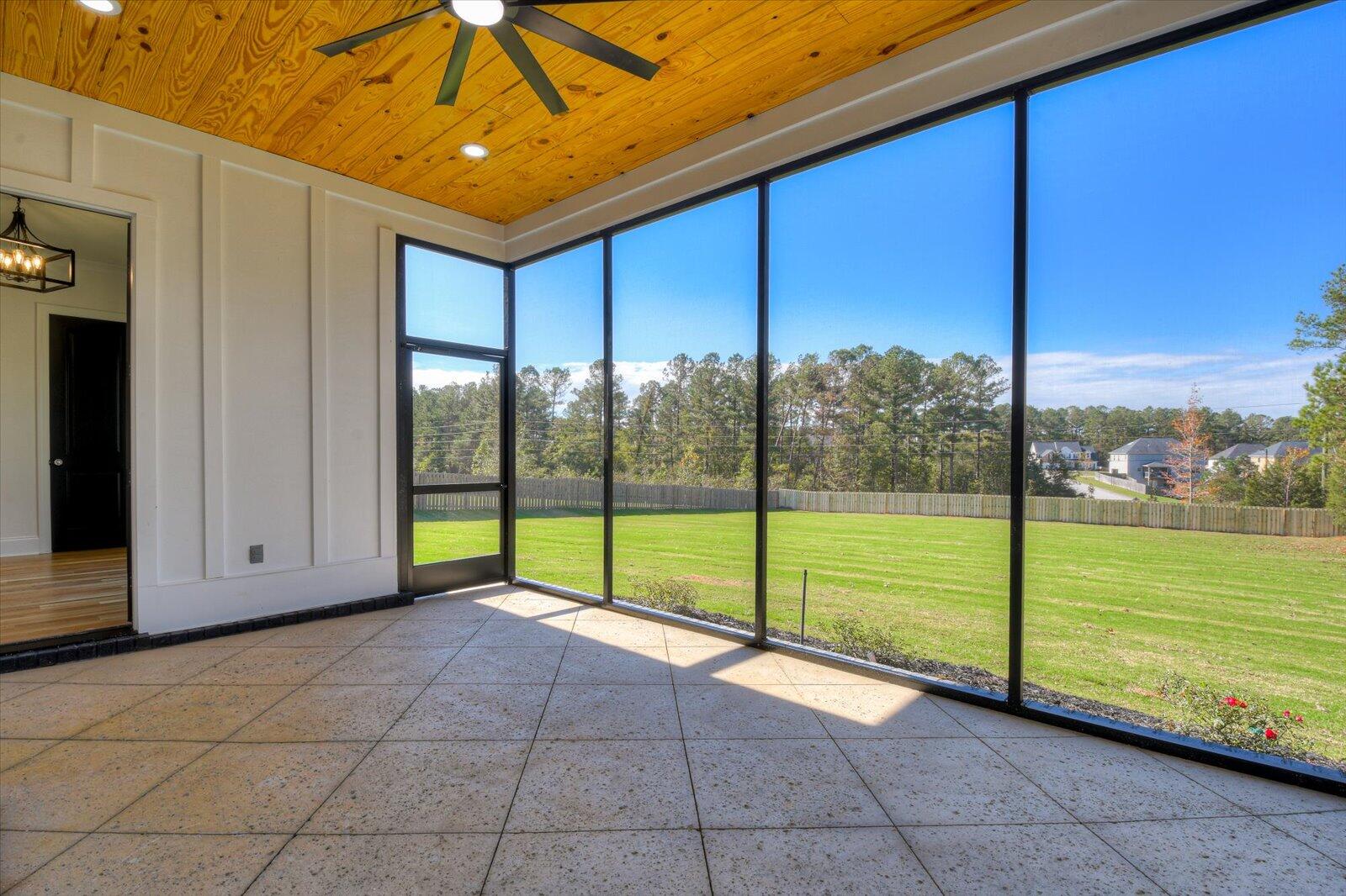 3761 KNOB HILL FARM Road