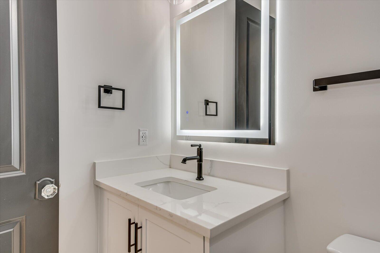 3761 KNOB HILL FARM Road