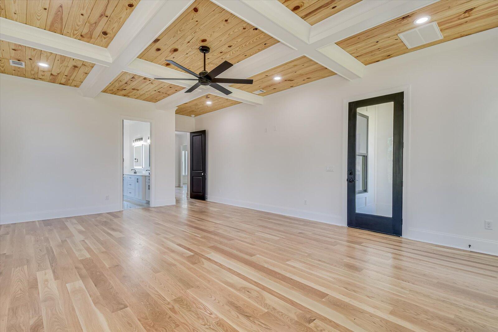 3761 KNOB HILL FARM Road