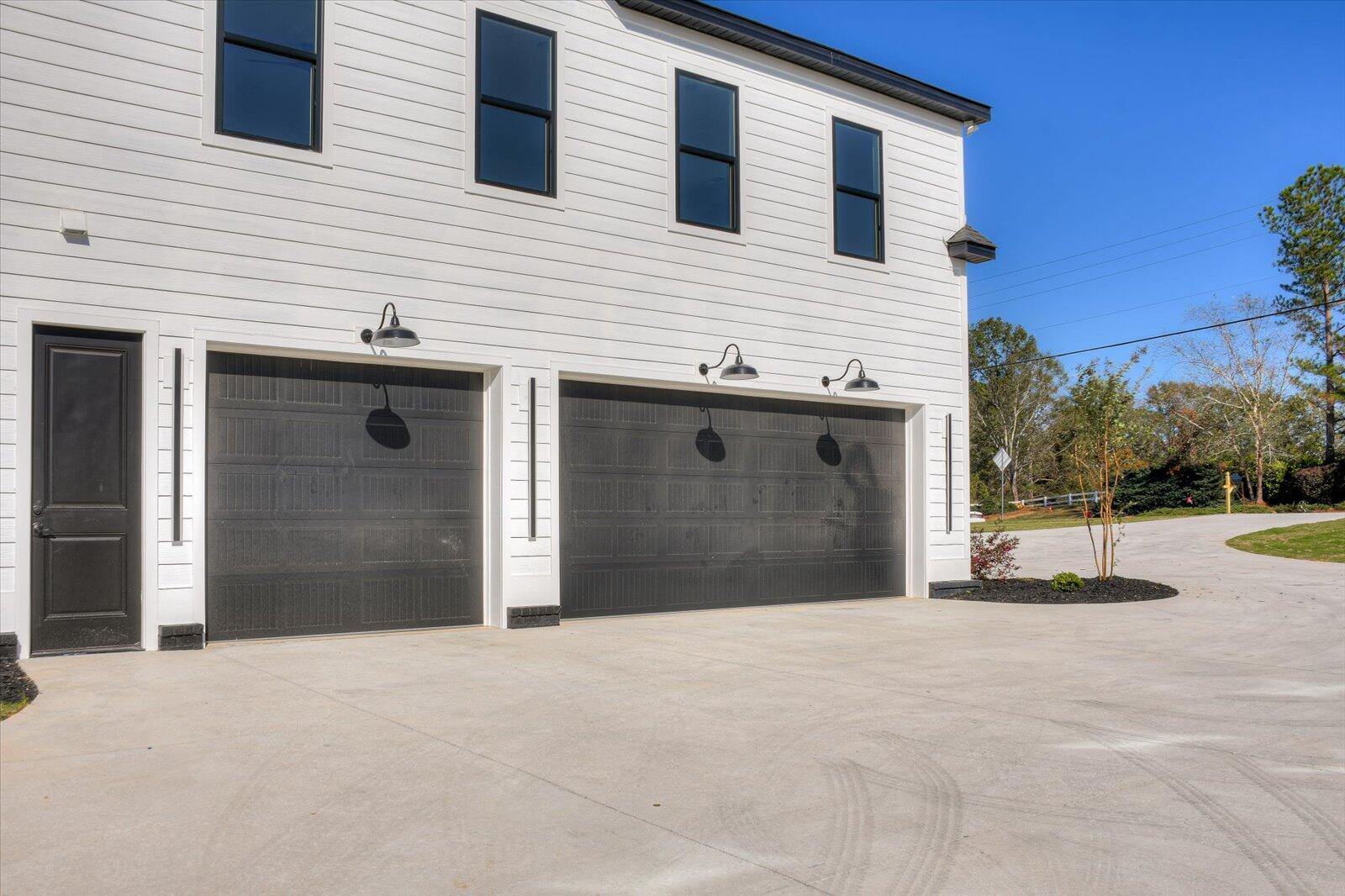 3761 KNOB HILL FARM Road