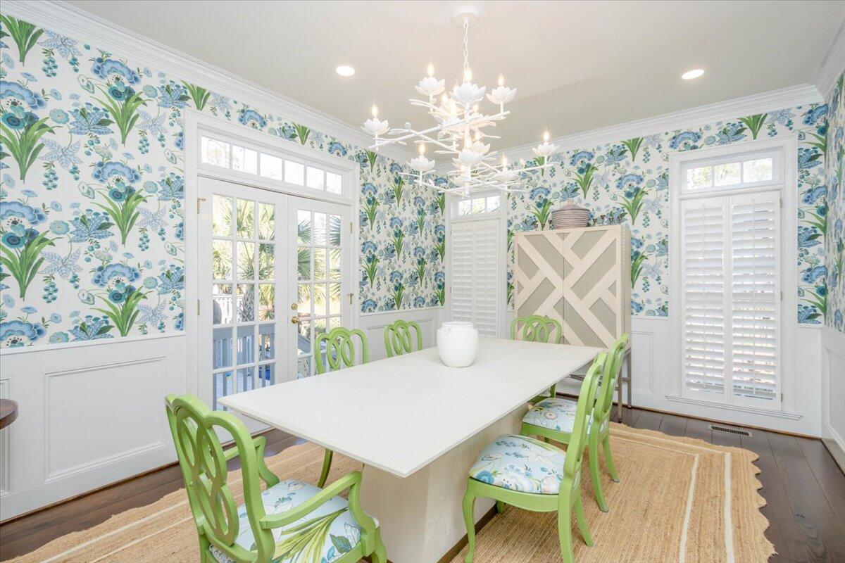 747 RAVENEL Road