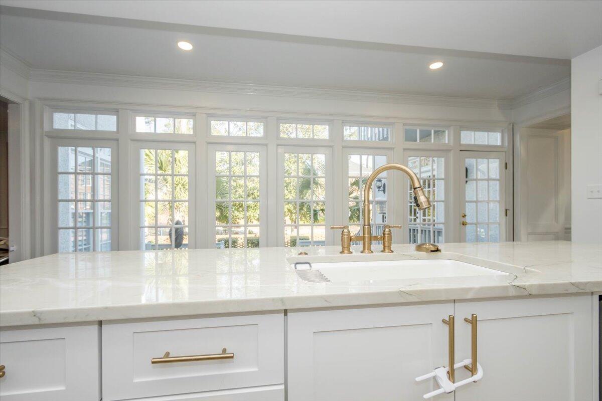 747 RAVENEL Road