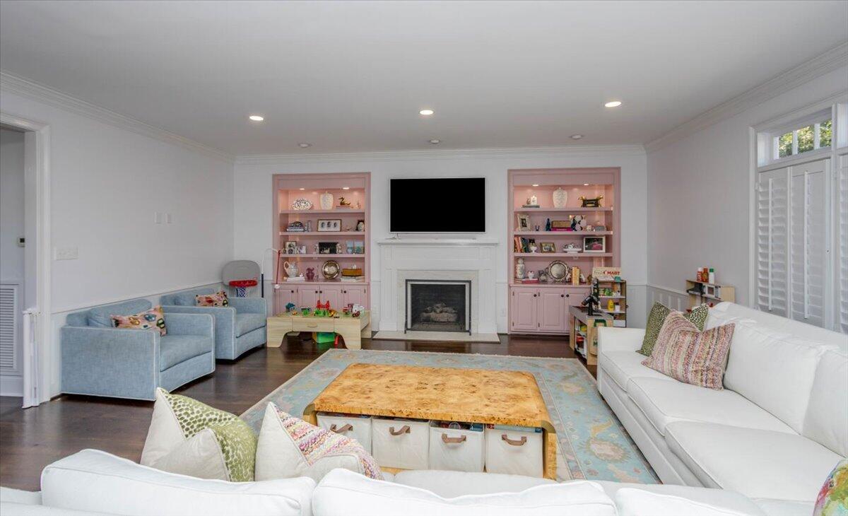 747 RAVENEL Road
