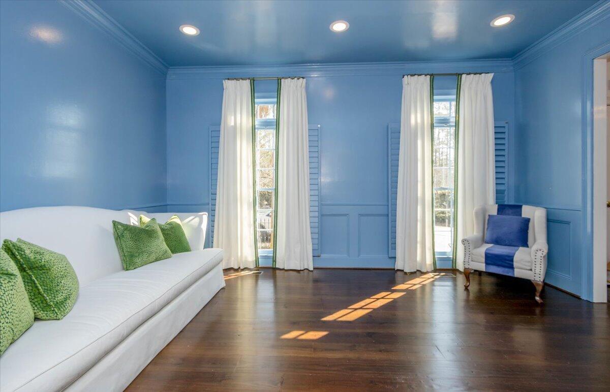 747 RAVENEL Road