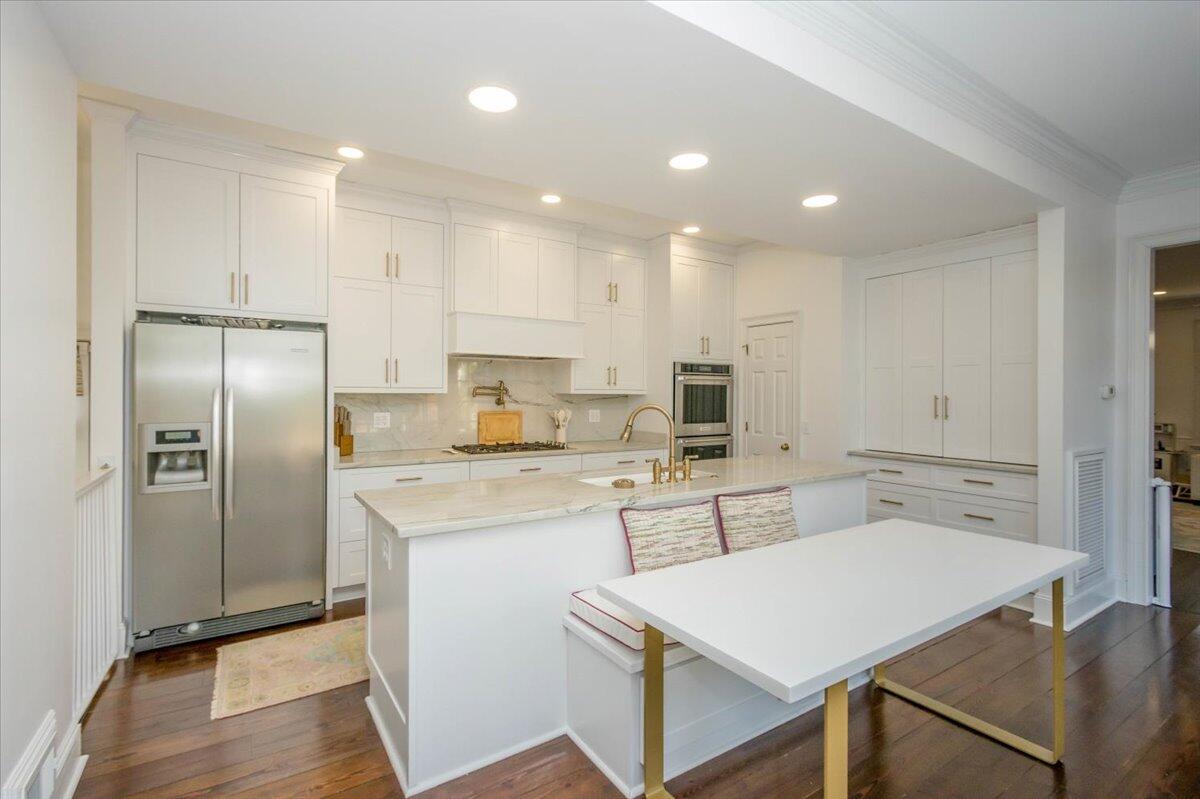 747 RAVENEL Road