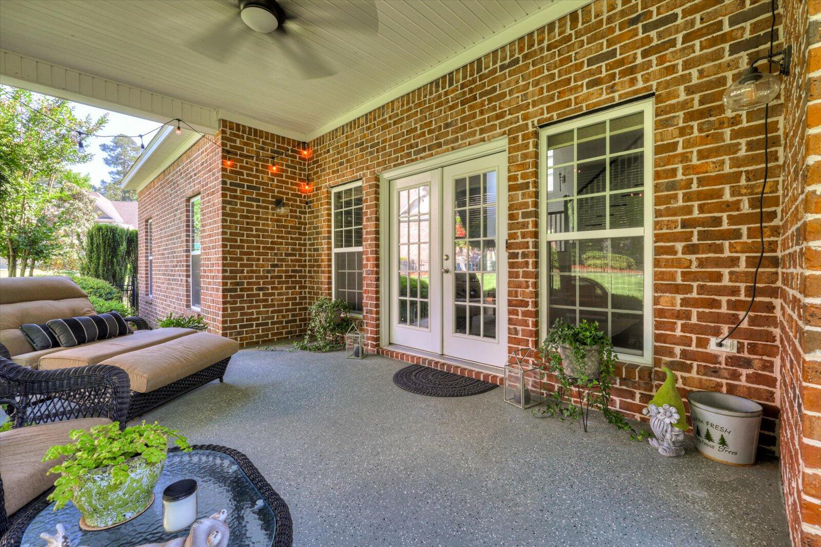 410 ARMSTRONG Way