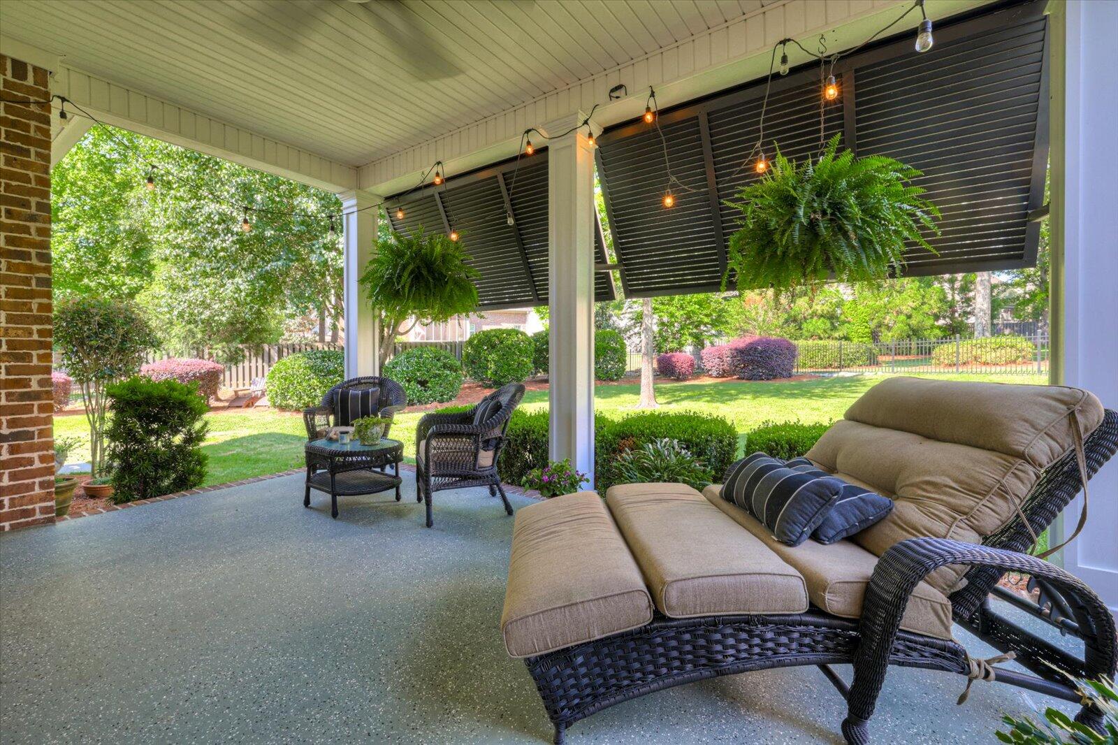 410 ARMSTRONG Way