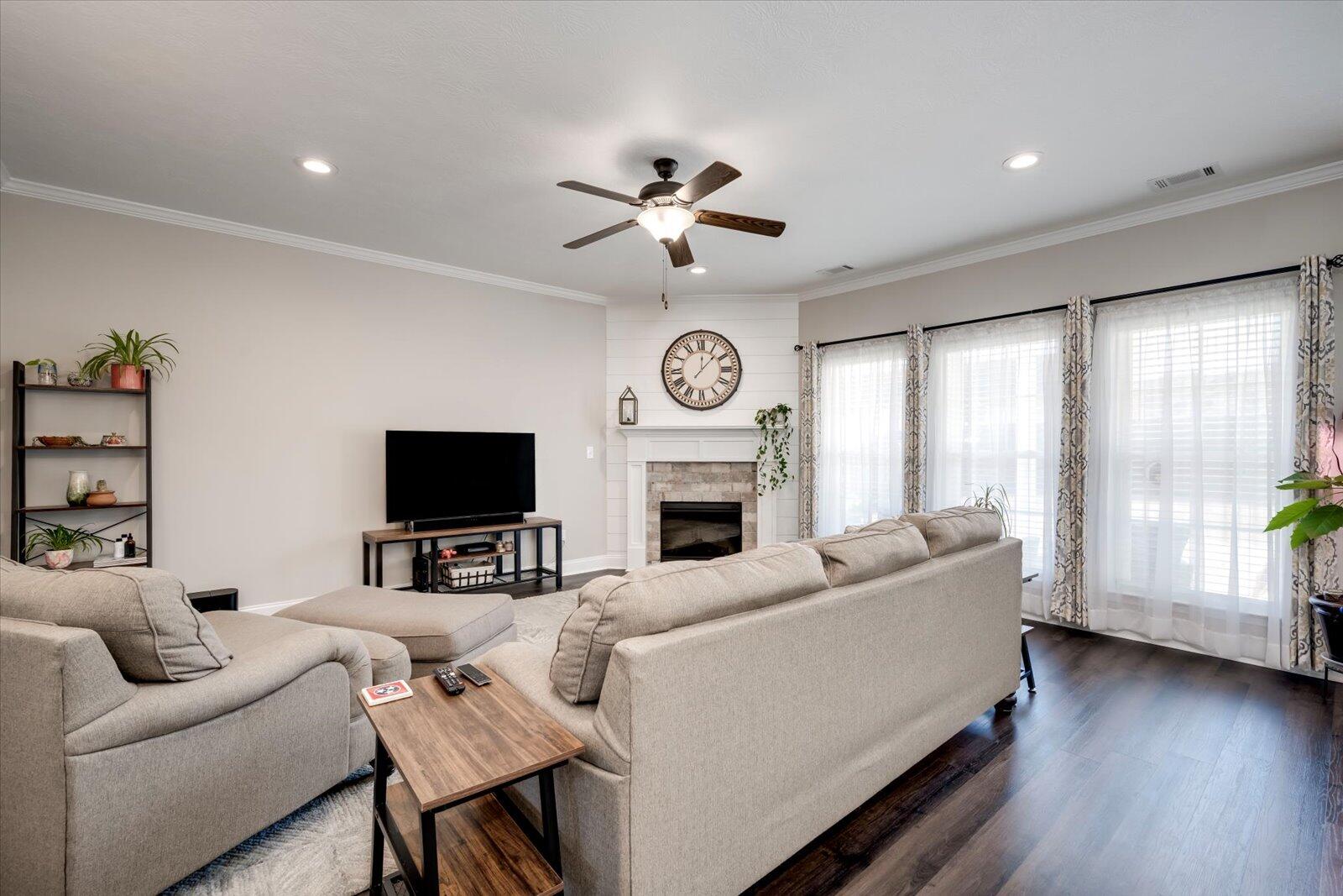 3290 GREYMOOR Circle