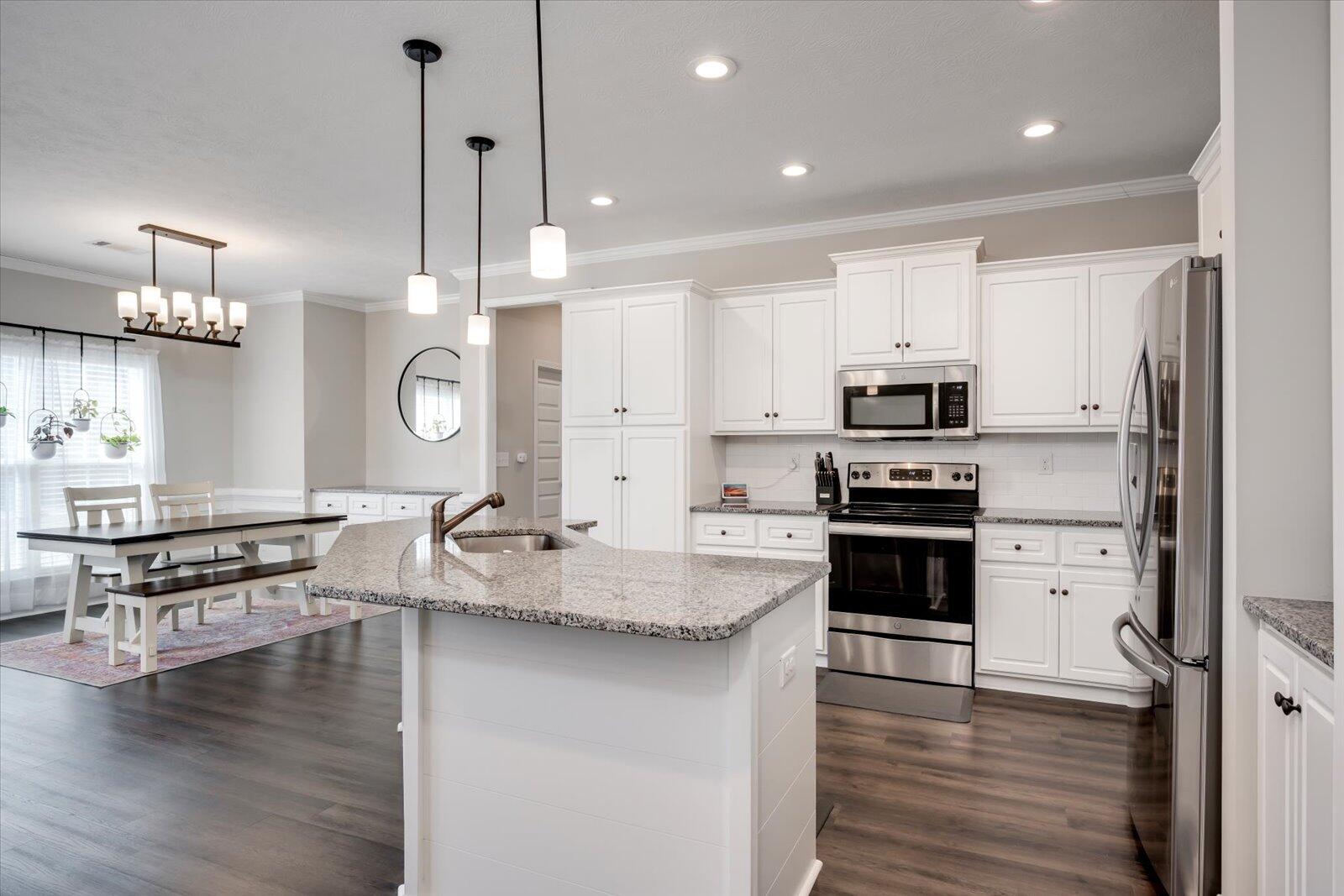 3290 GREYMOOR Circle