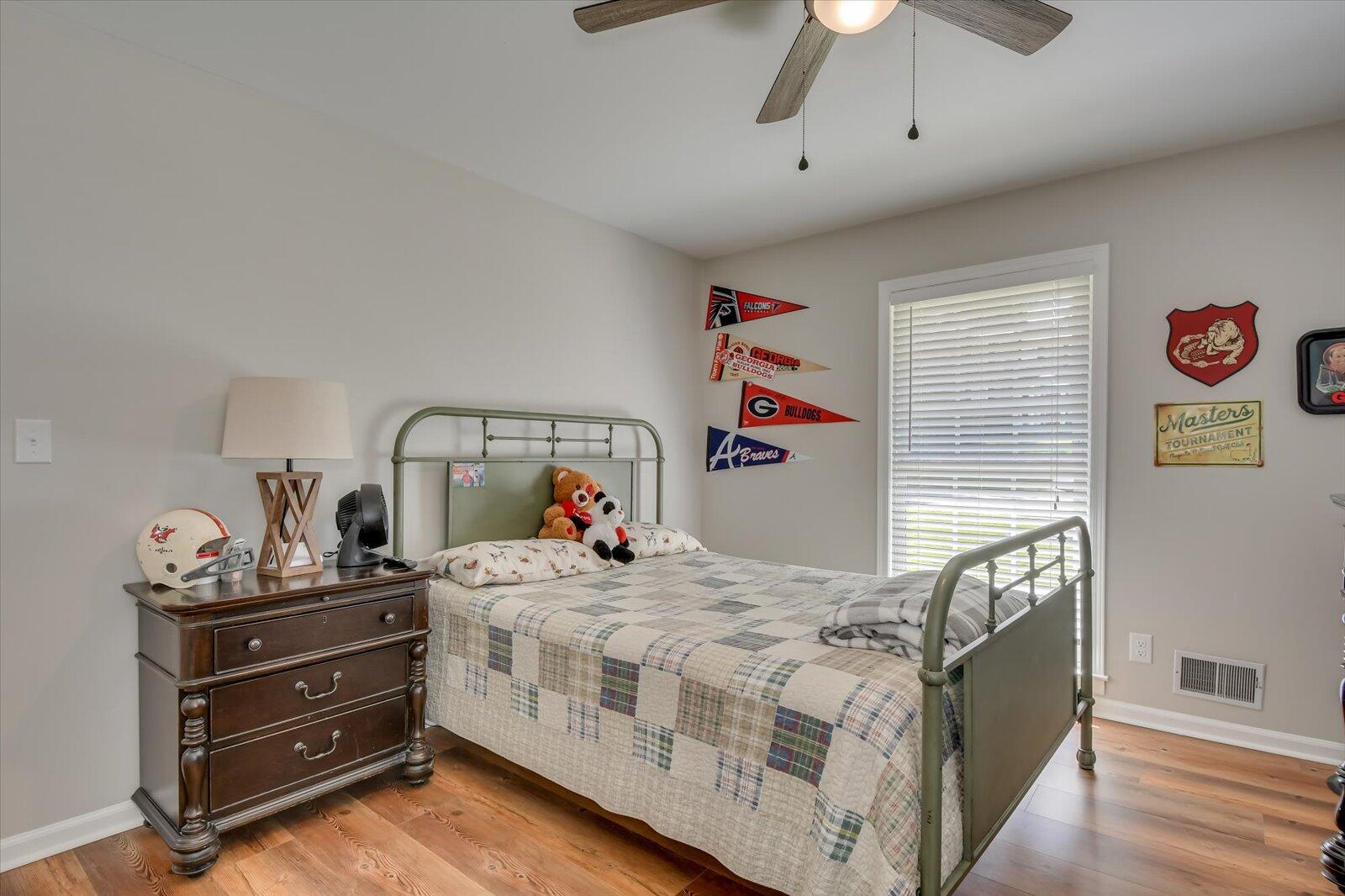 221 THREAD NEEDLE Road