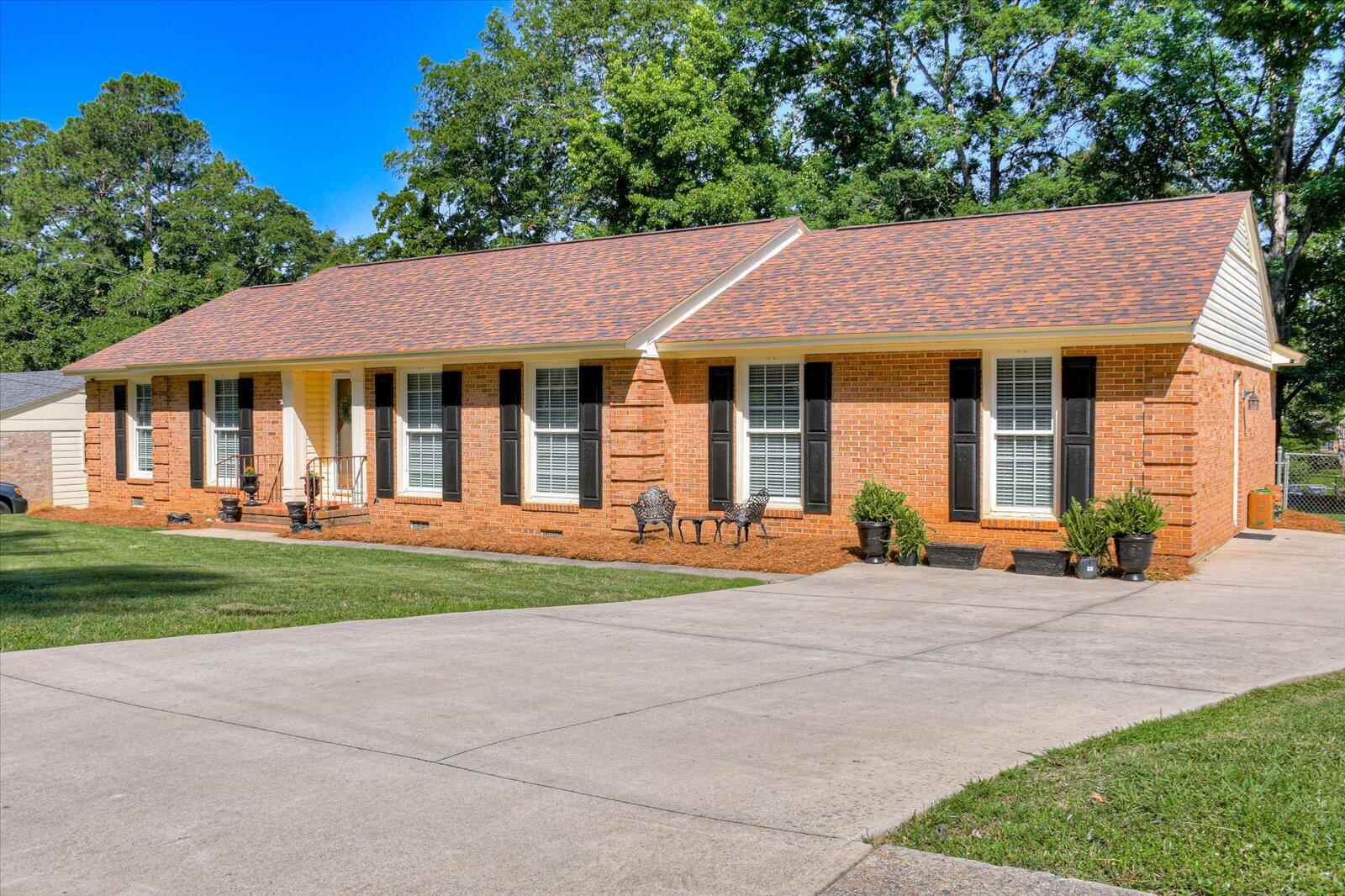 221 THREAD NEEDLE Road