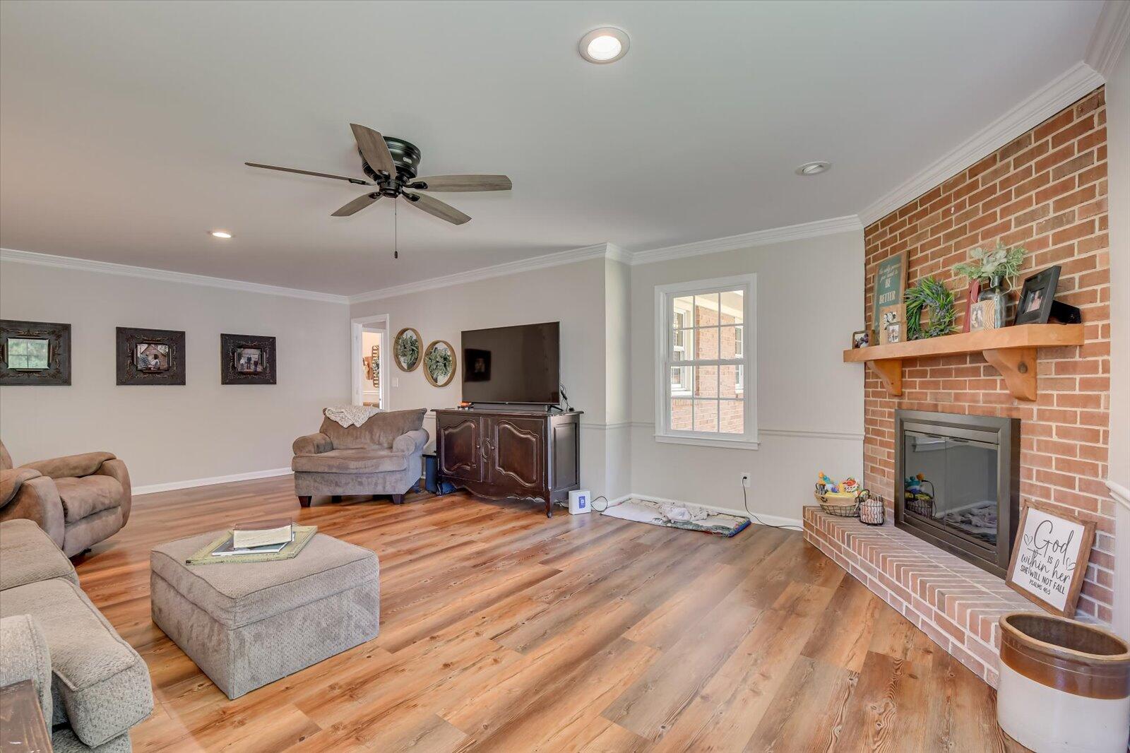 221 THREAD NEEDLE Road