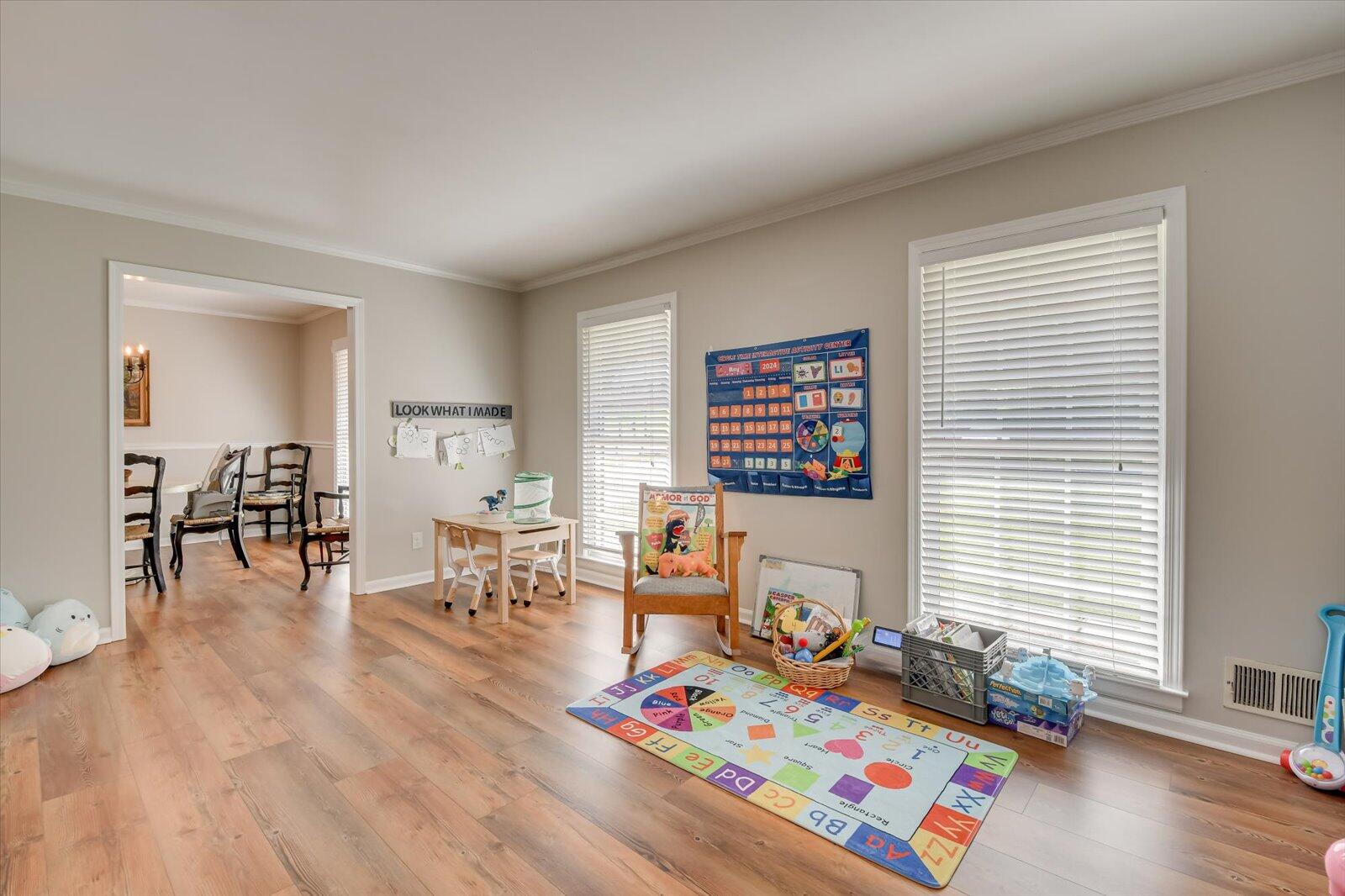 221 THREAD NEEDLE Road