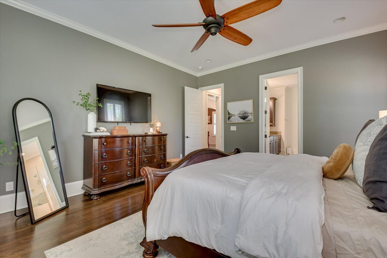 1045 PENINSULA Crossing