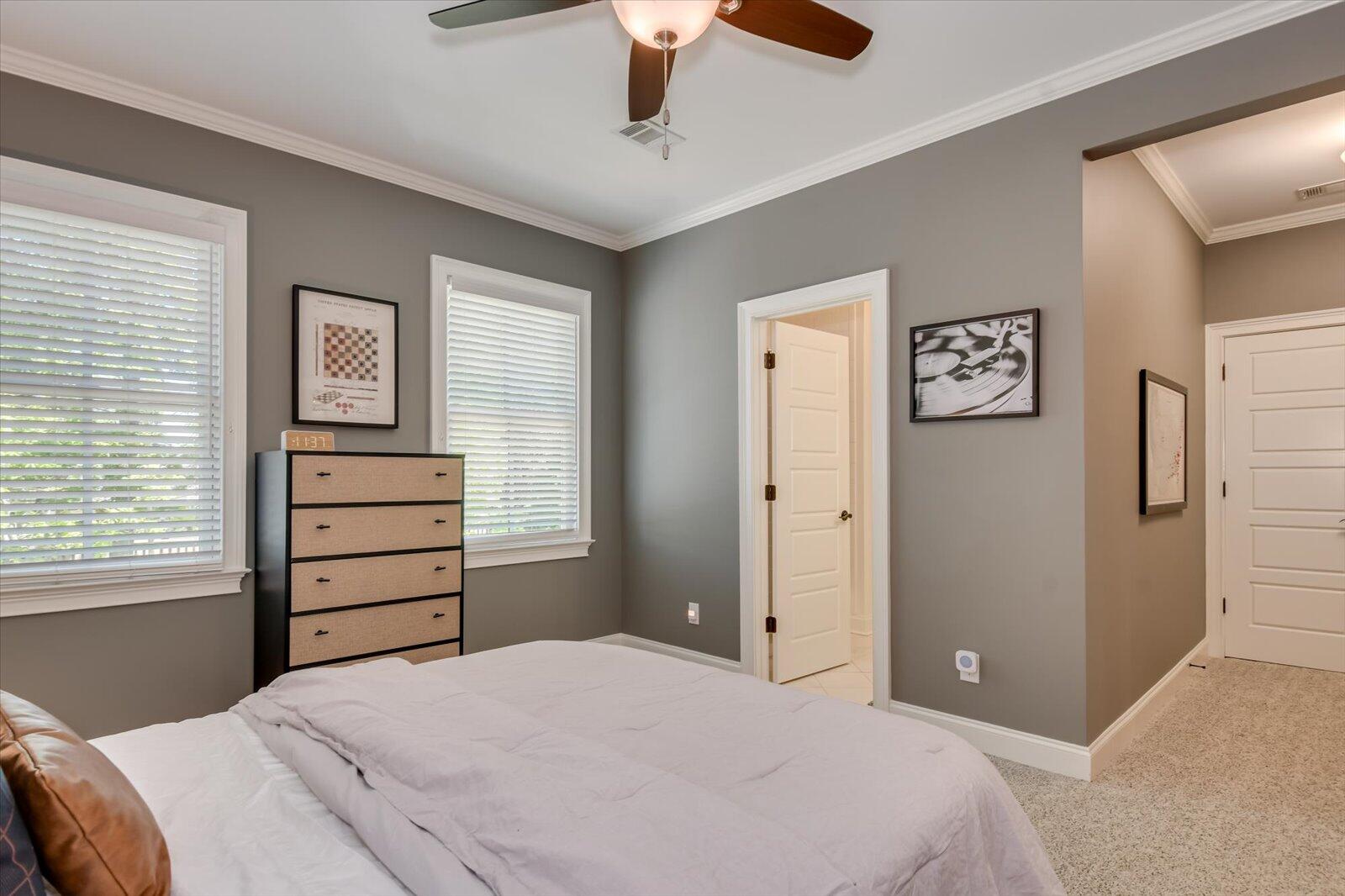1045 PENINSULA Crossing