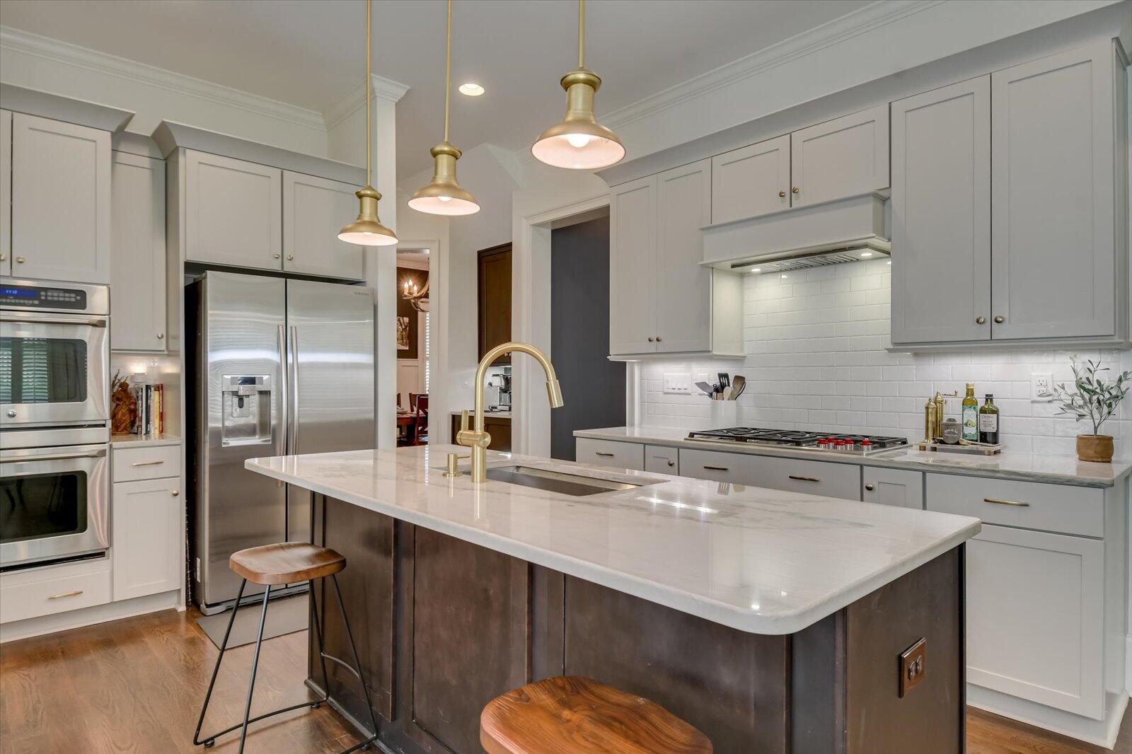 1045 PENINSULA Crossing