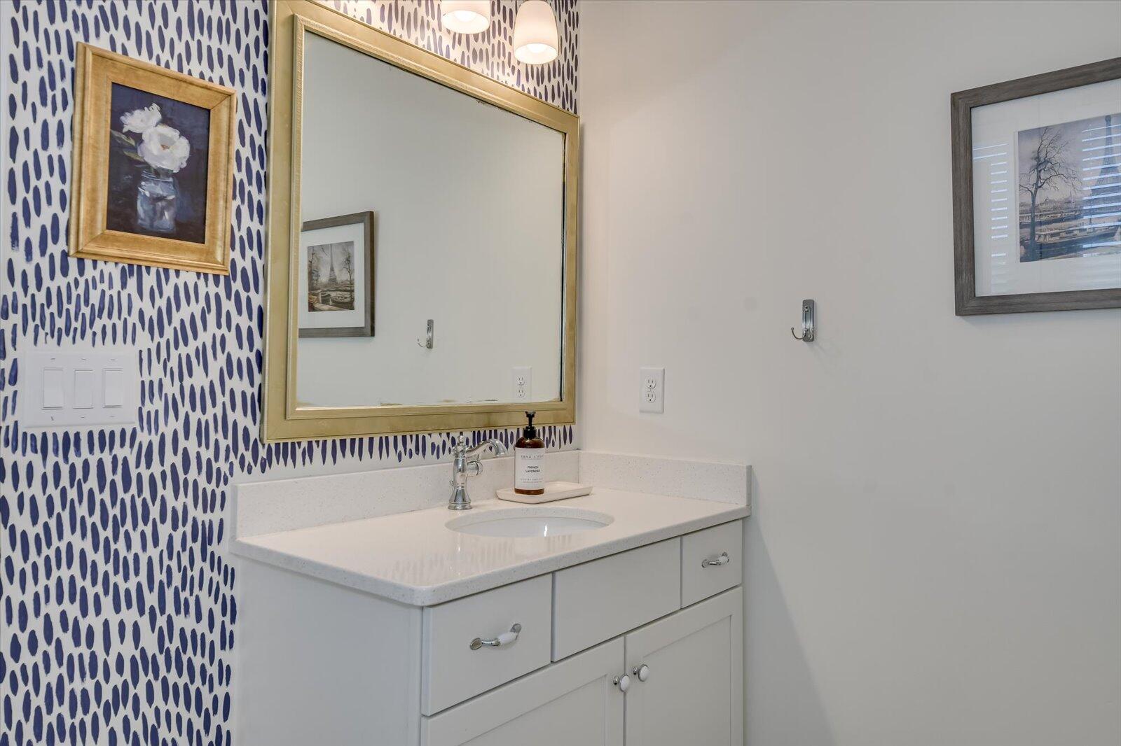 1045 PENINSULA Crossing