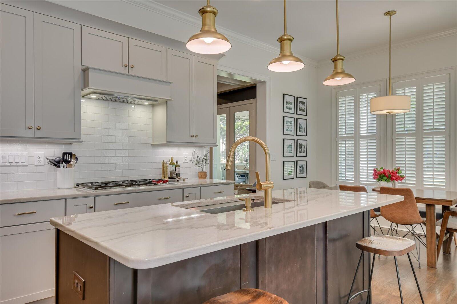 1045 PENINSULA Crossing