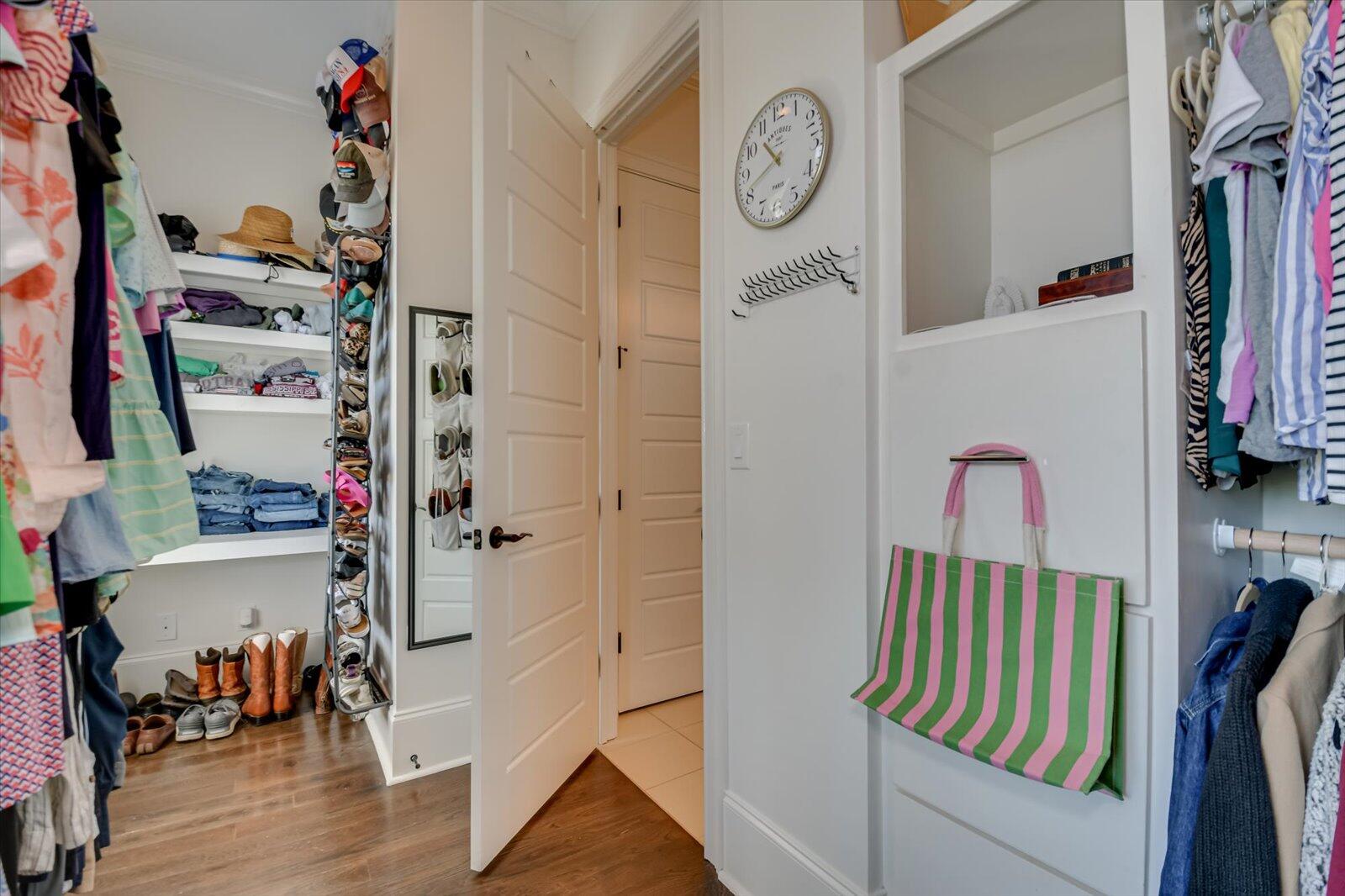 1045 PENINSULA Crossing