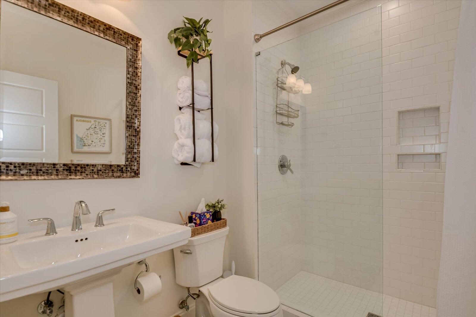 1045 PENINSULA Crossing