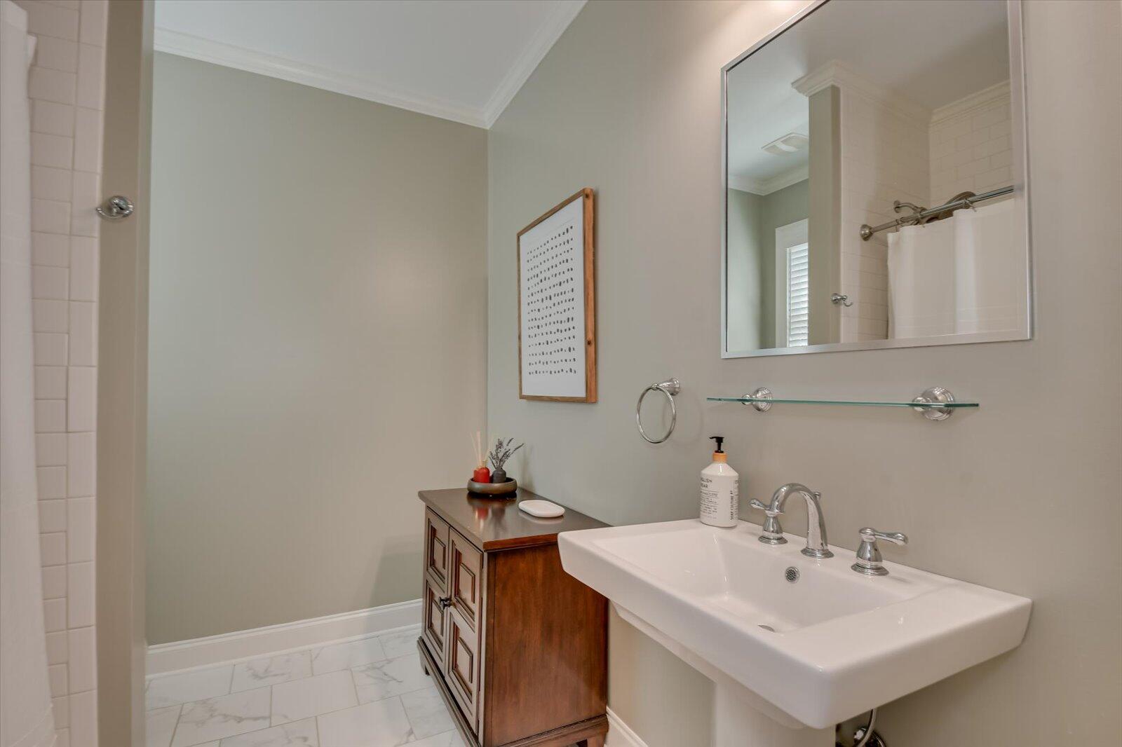 1045 PENINSULA Crossing