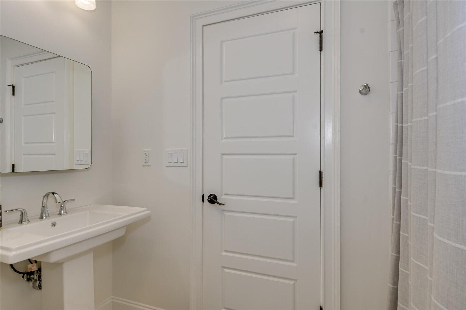 1045 PENINSULA Crossing