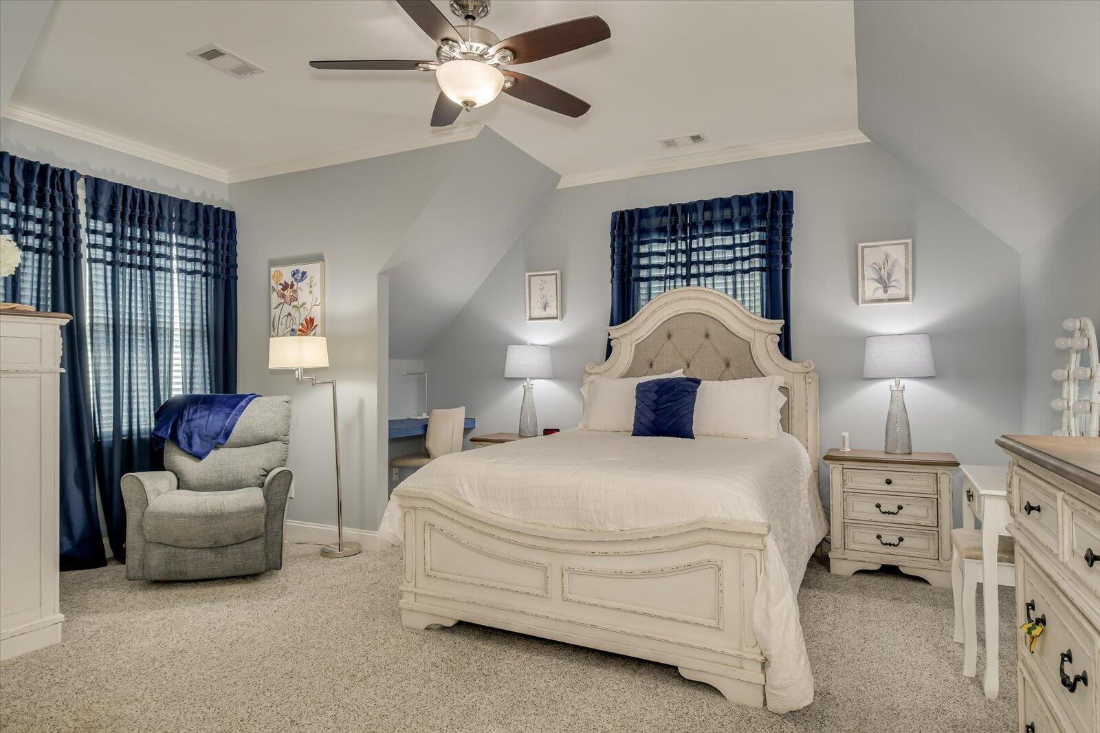 1045 PENINSULA Crossing