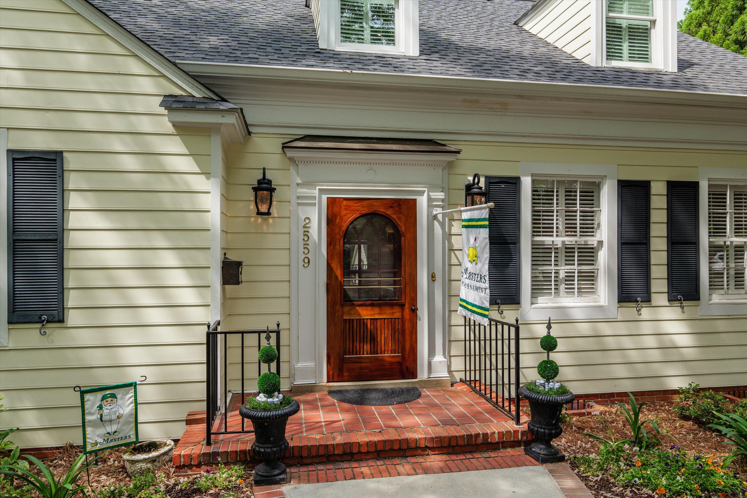 2559 HENRY Street