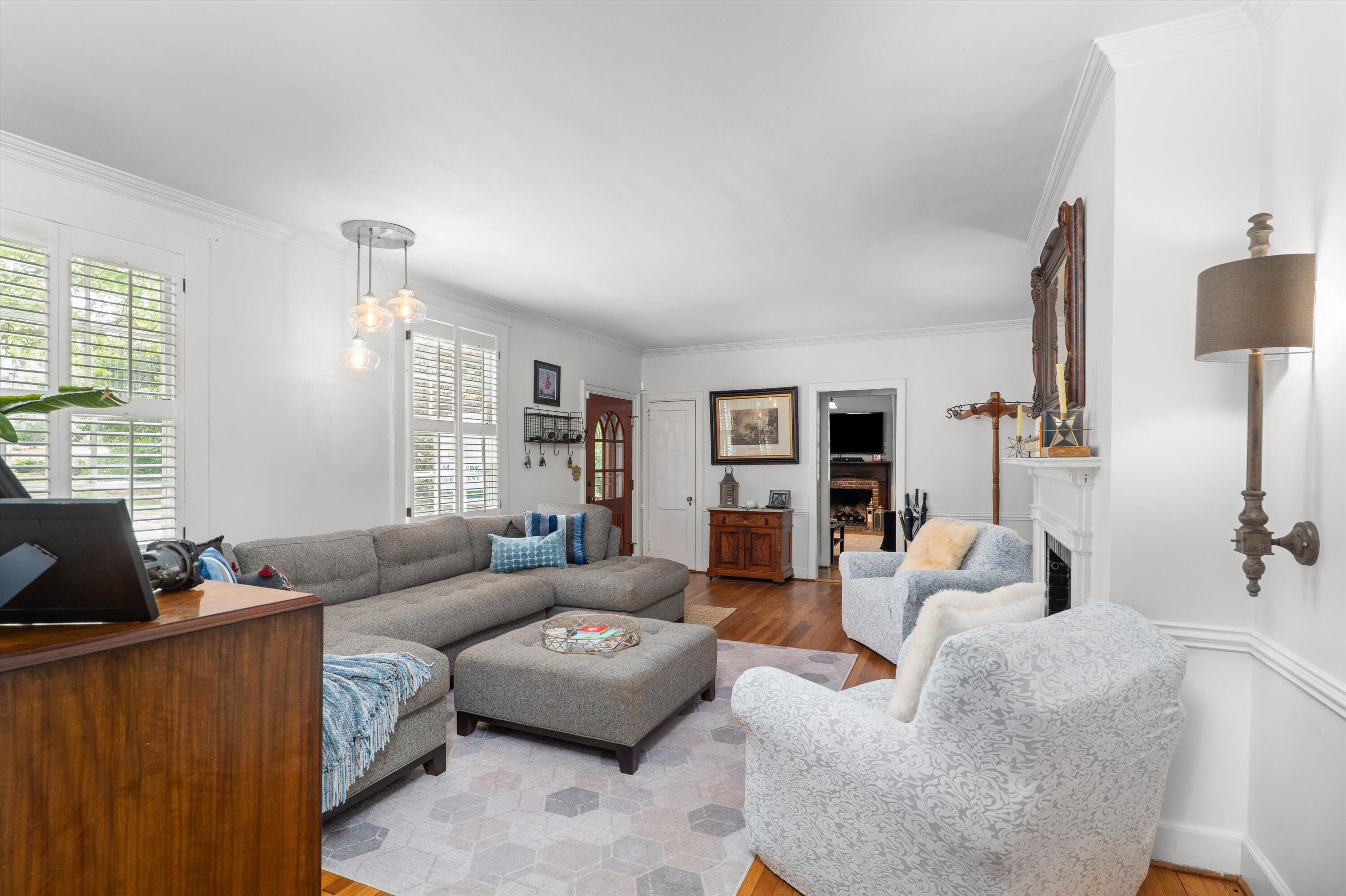 2559 HENRY Street