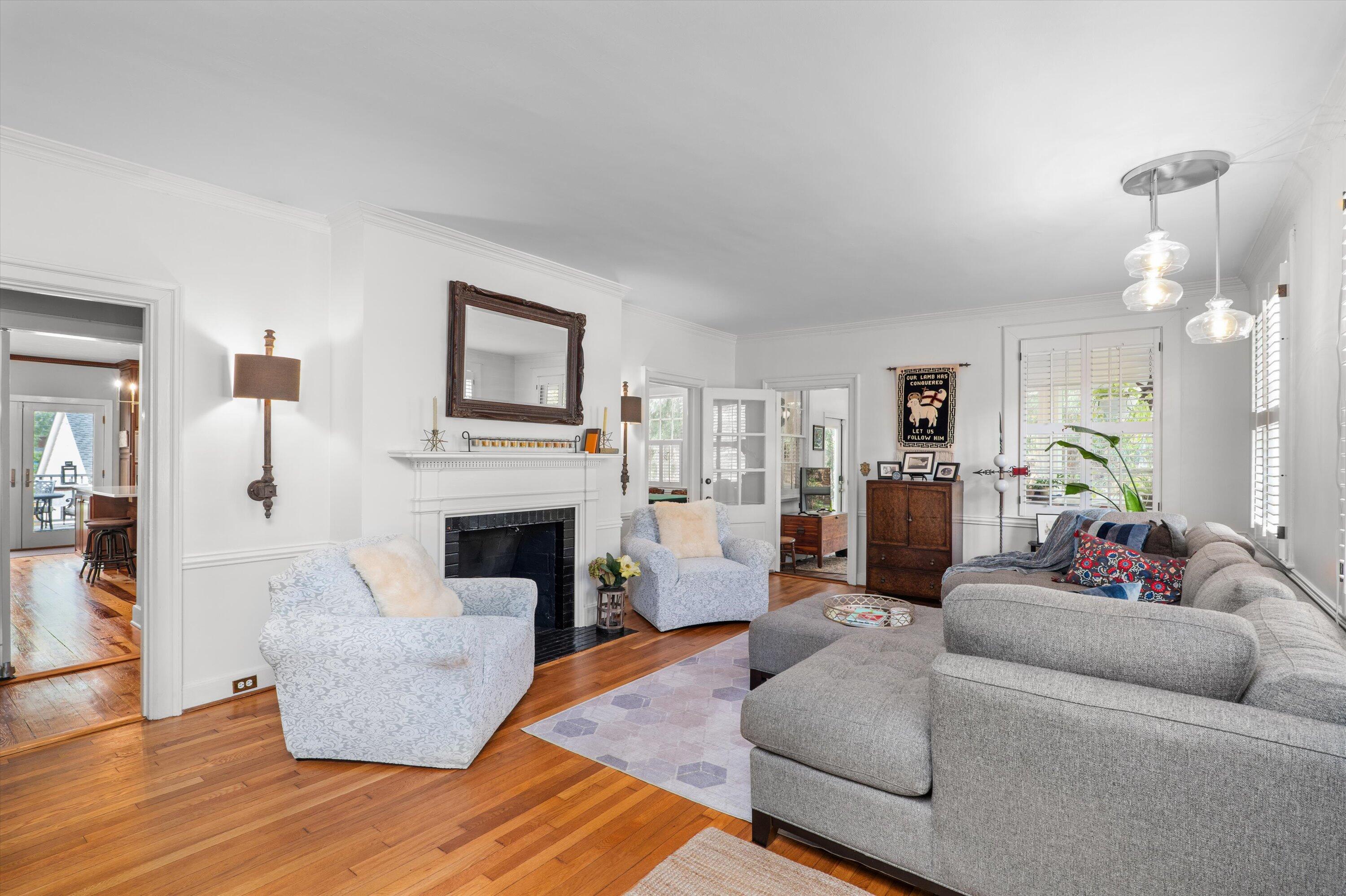2559 HENRY Street