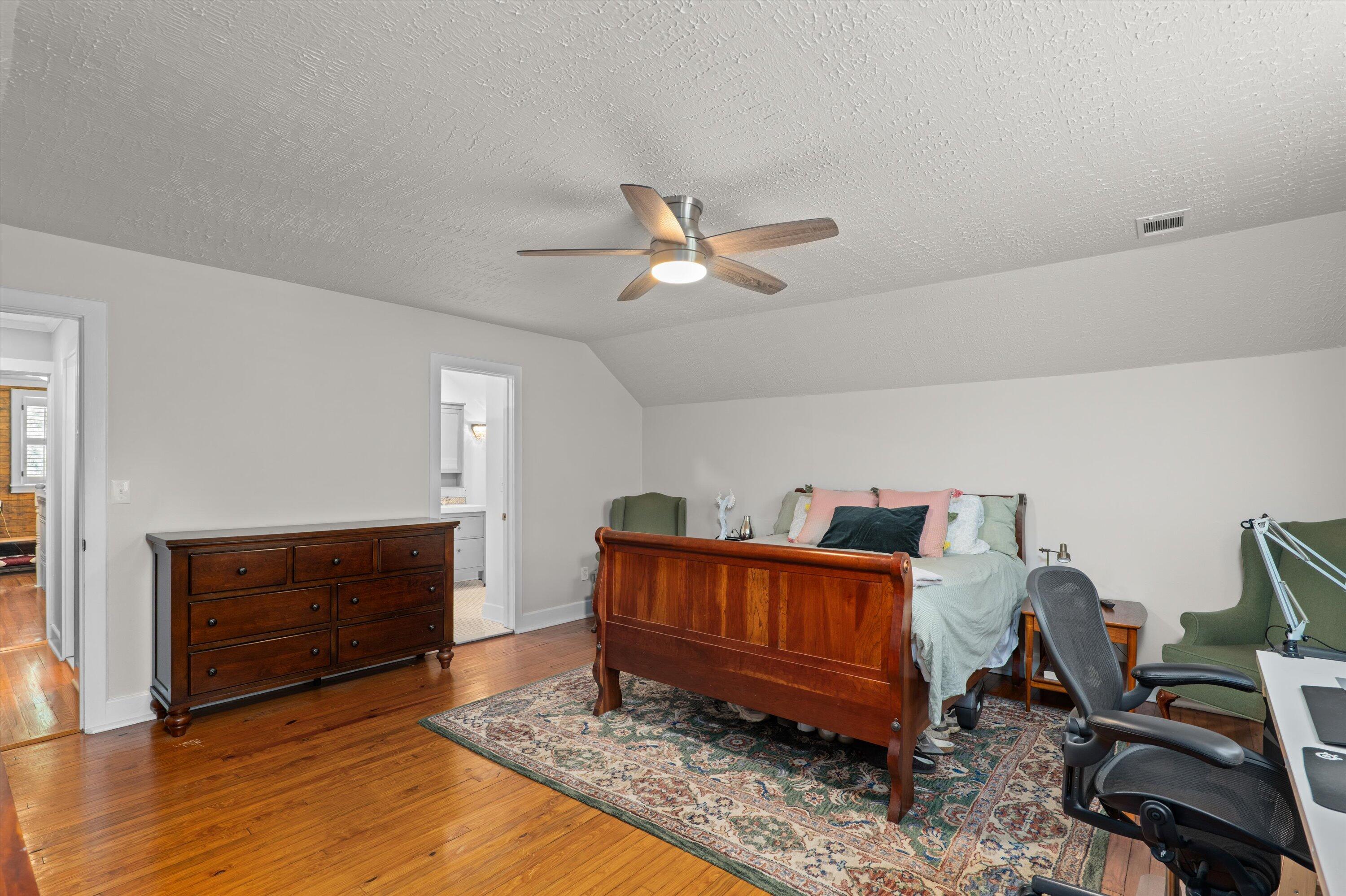 2559 HENRY Street