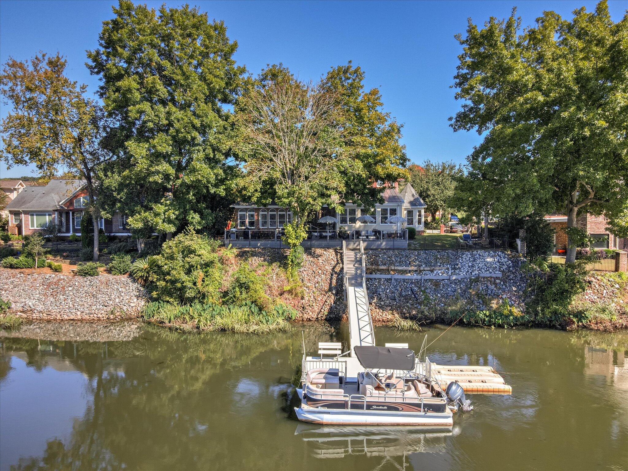 324 E Shoreline Drive