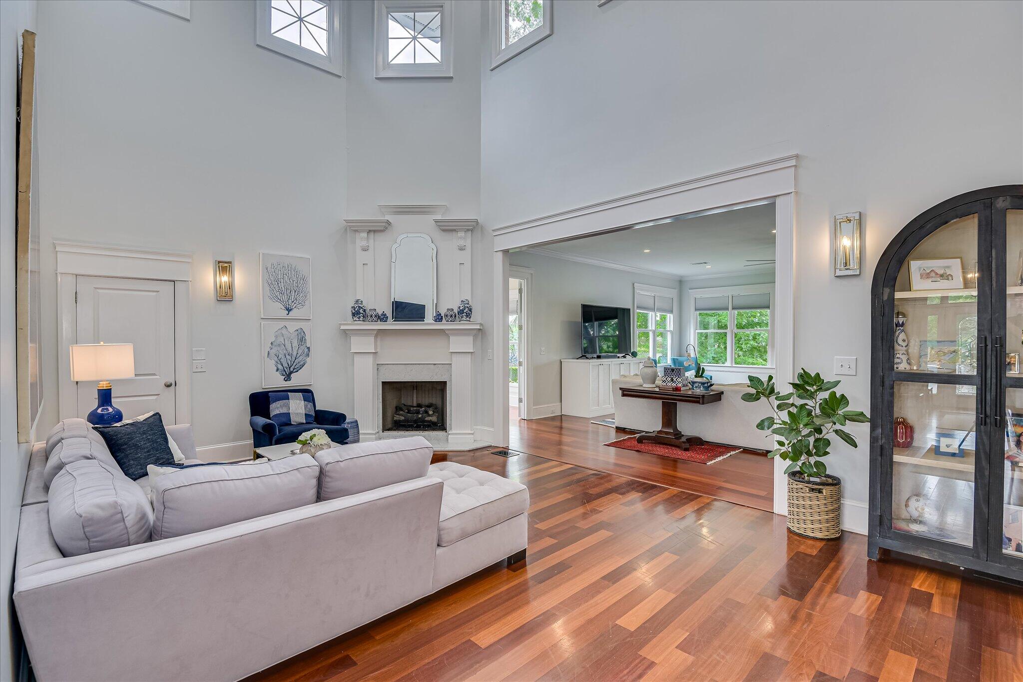 324 E Shoreline Drive