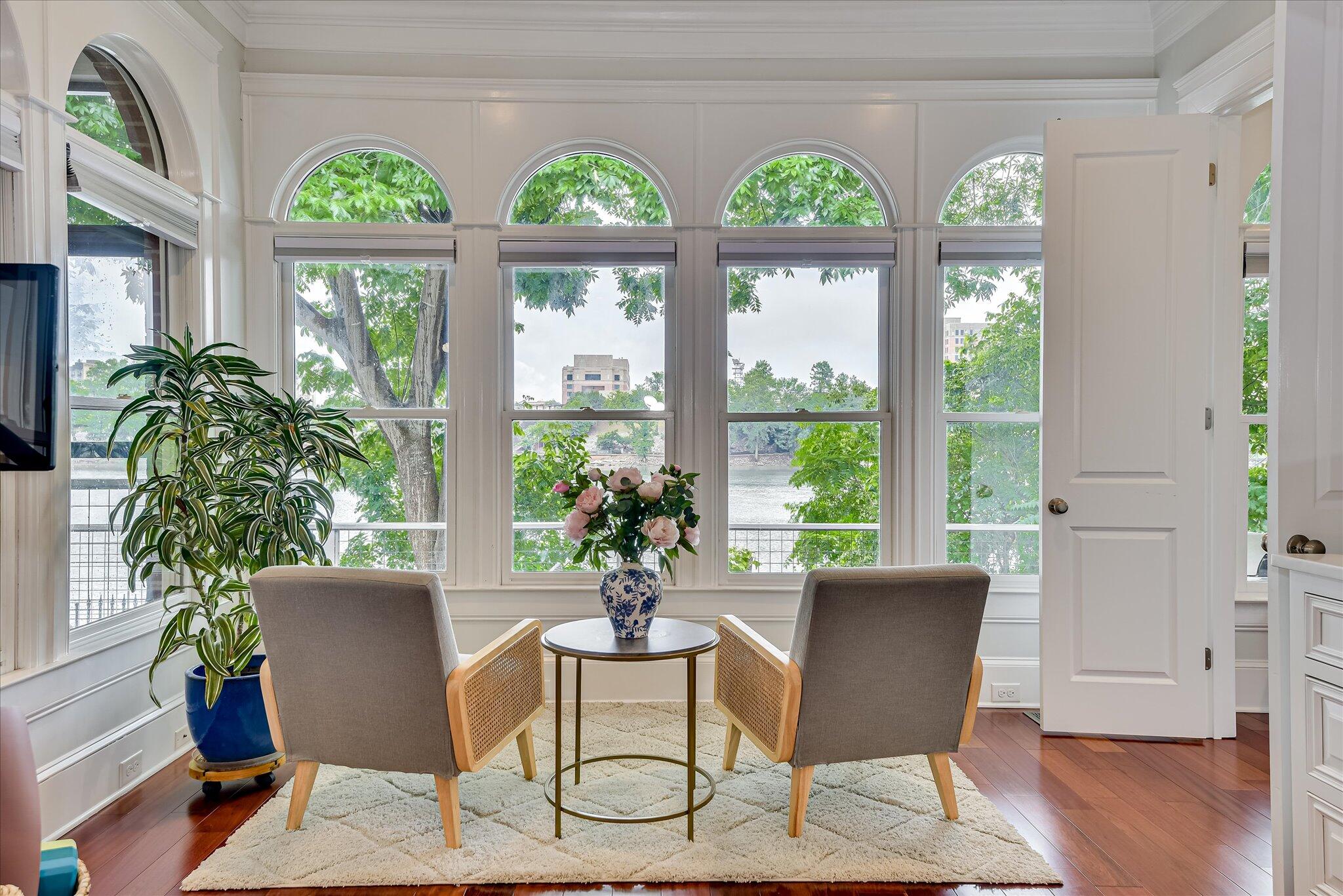 324 E Shoreline Drive