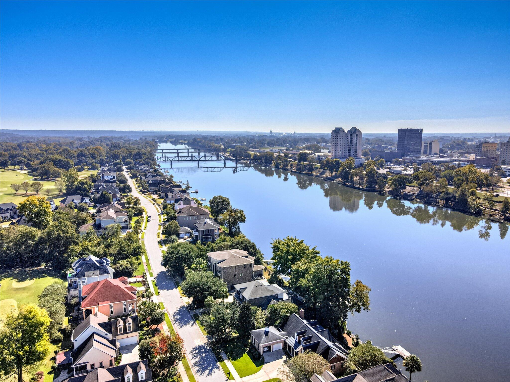 324 E Shoreline Drive