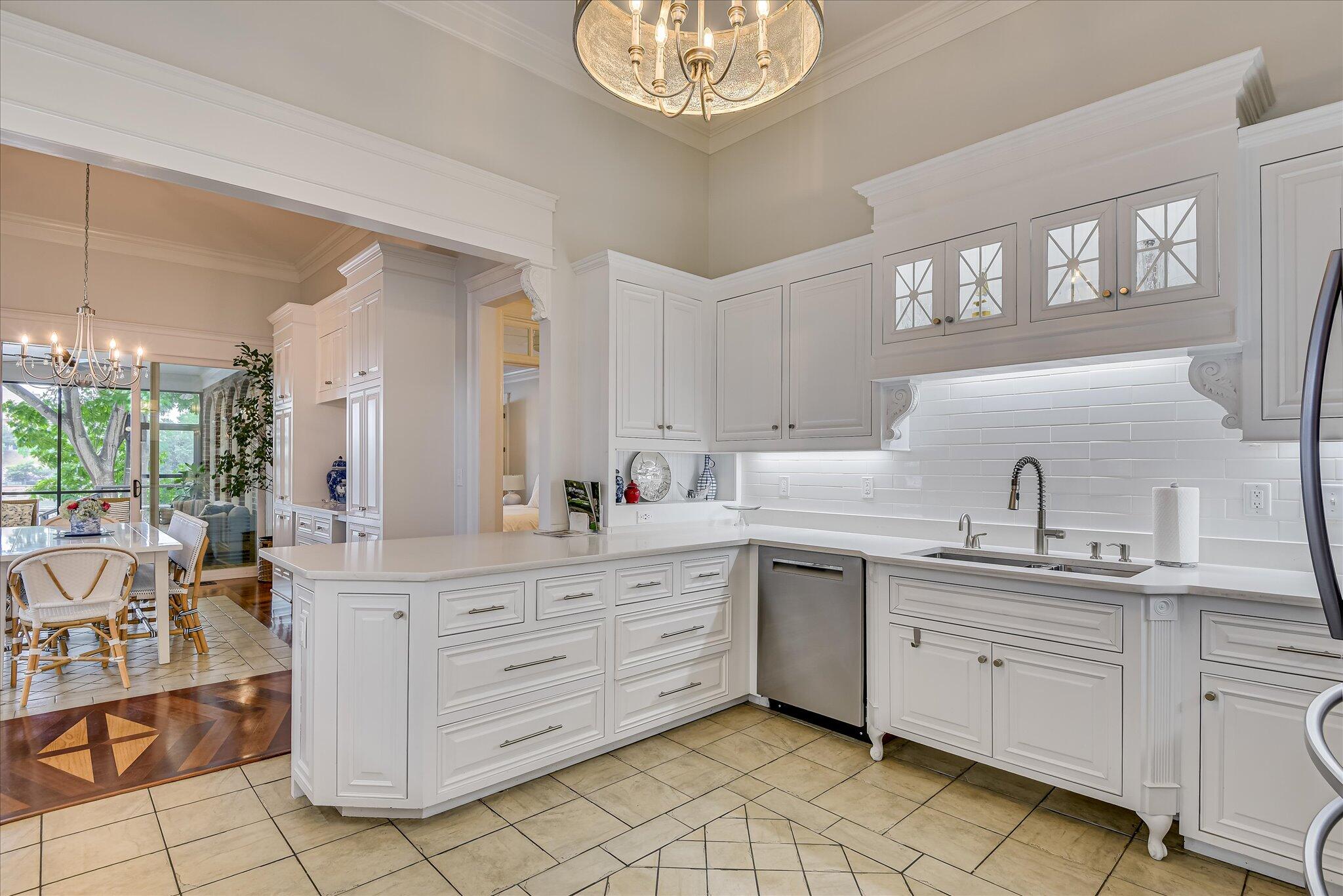 324 E Shoreline Drive