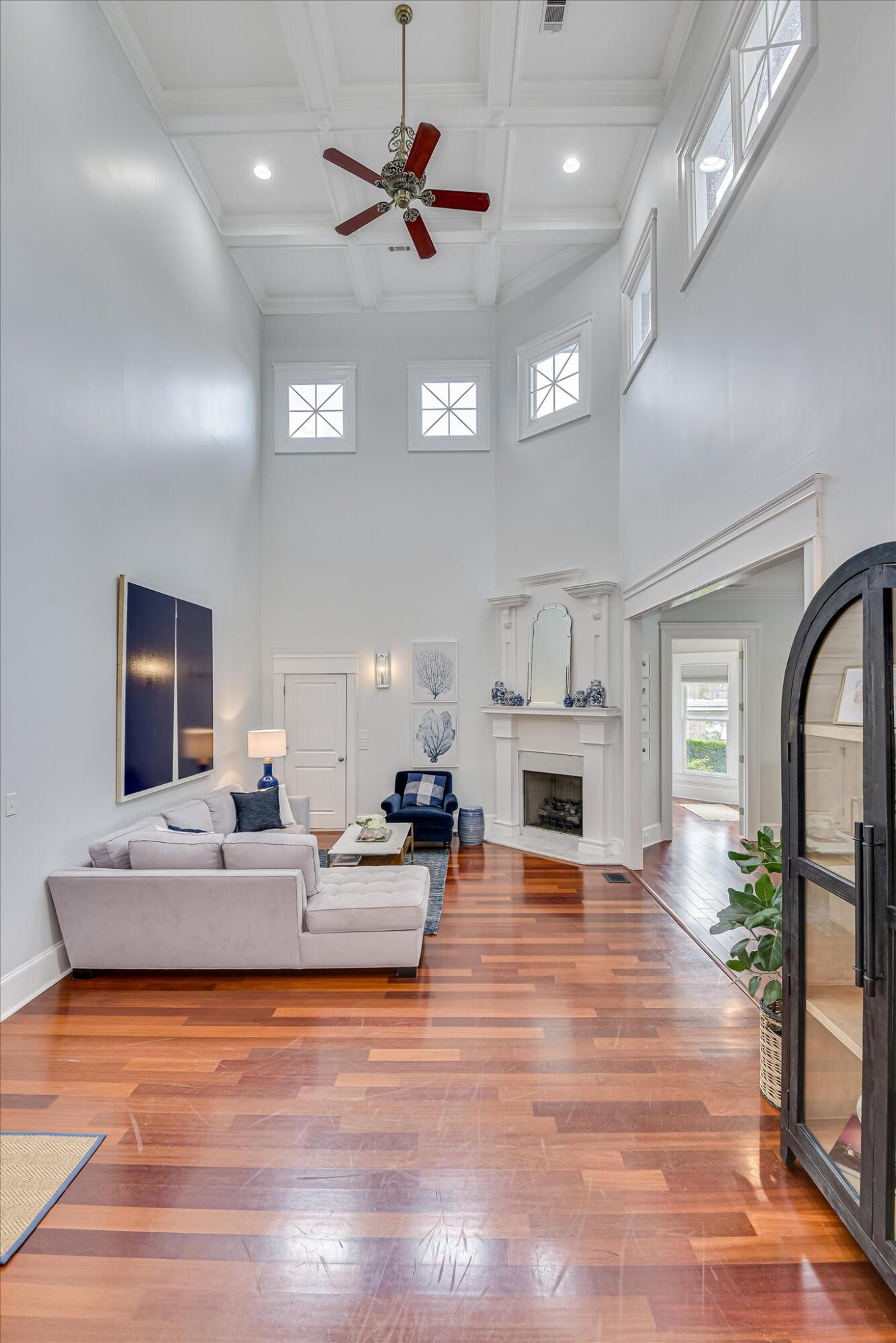 324 E Shoreline Drive