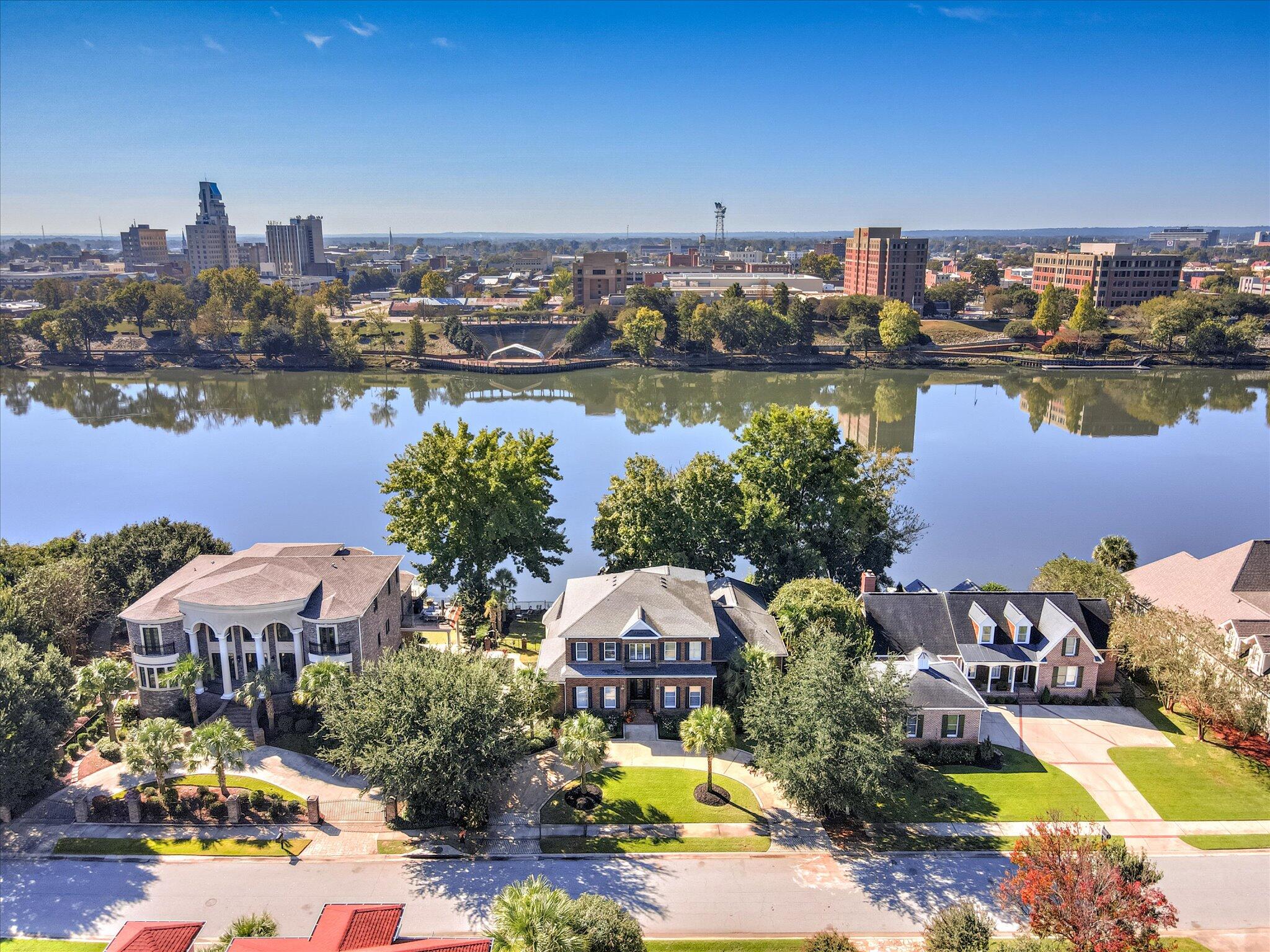 324 E Shoreline Drive