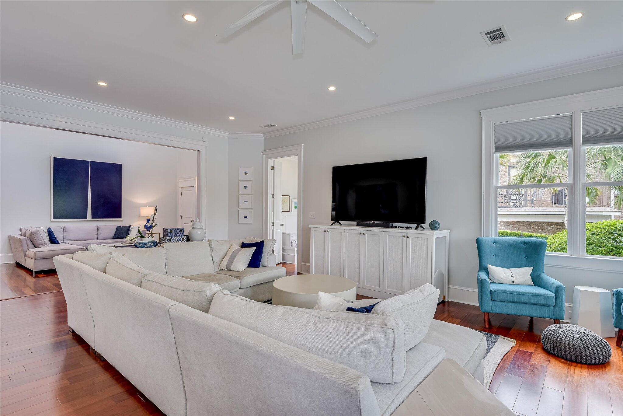 324 E Shoreline Drive