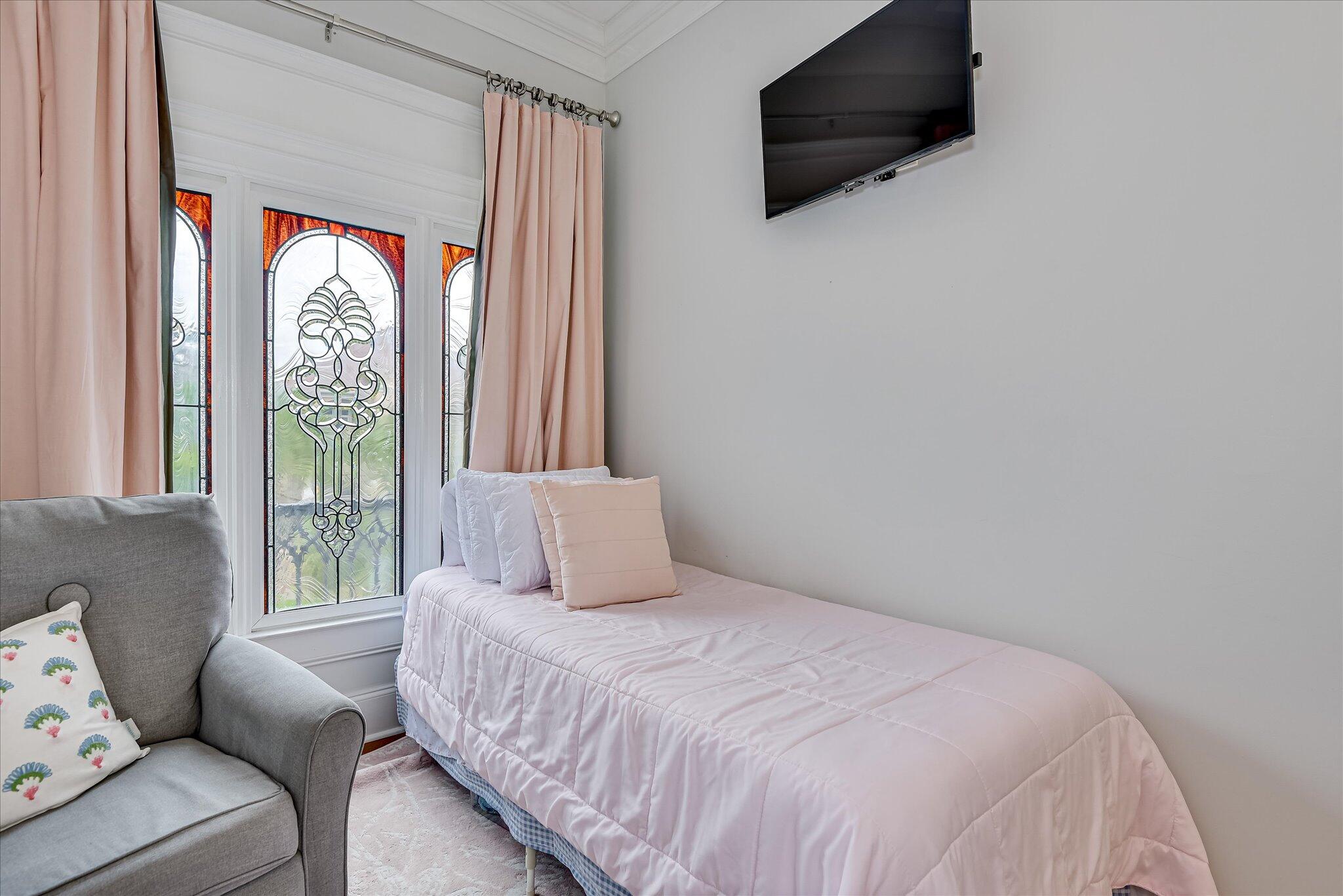 324 E Shoreline Drive