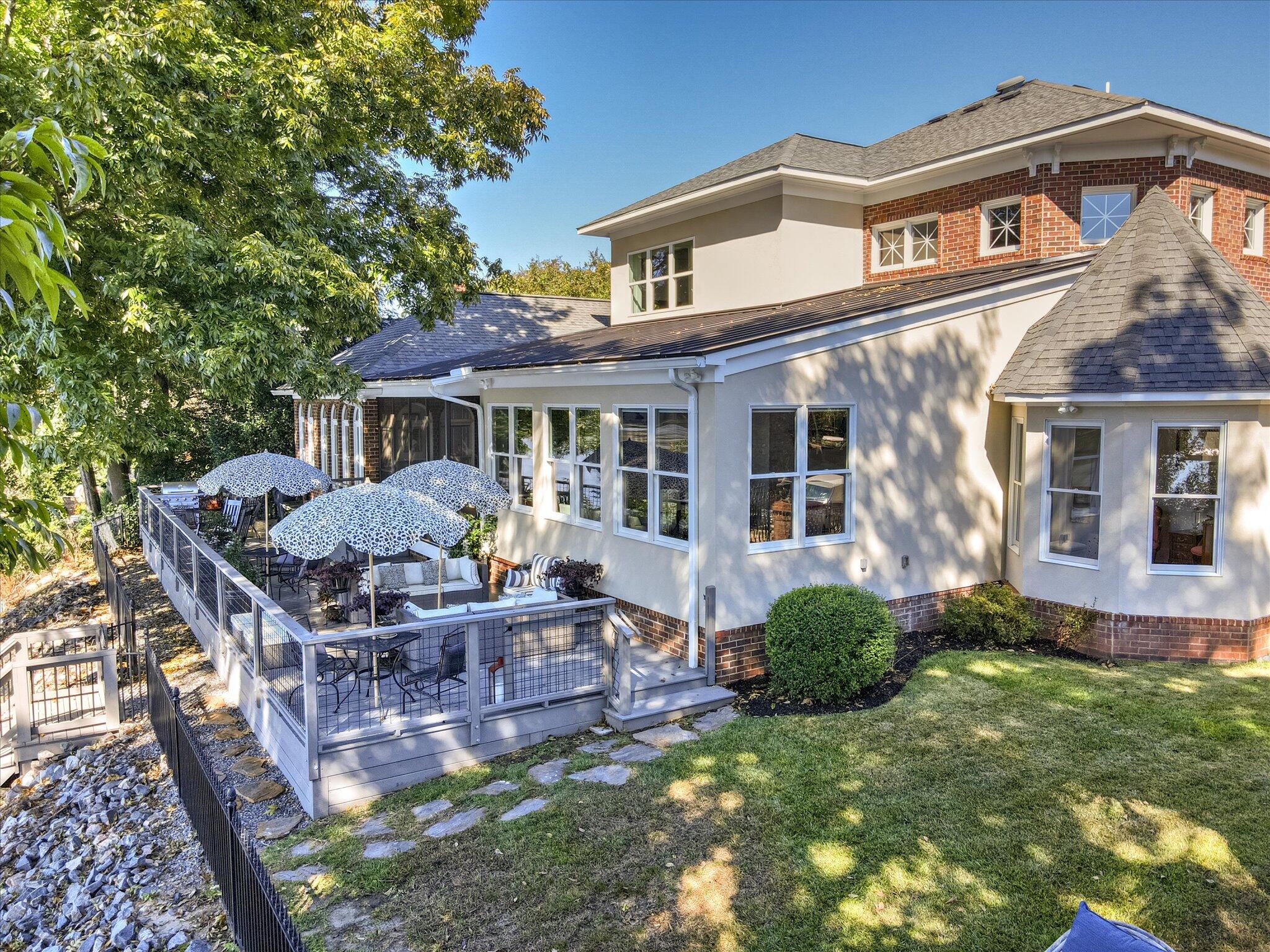 324 E Shoreline Drive