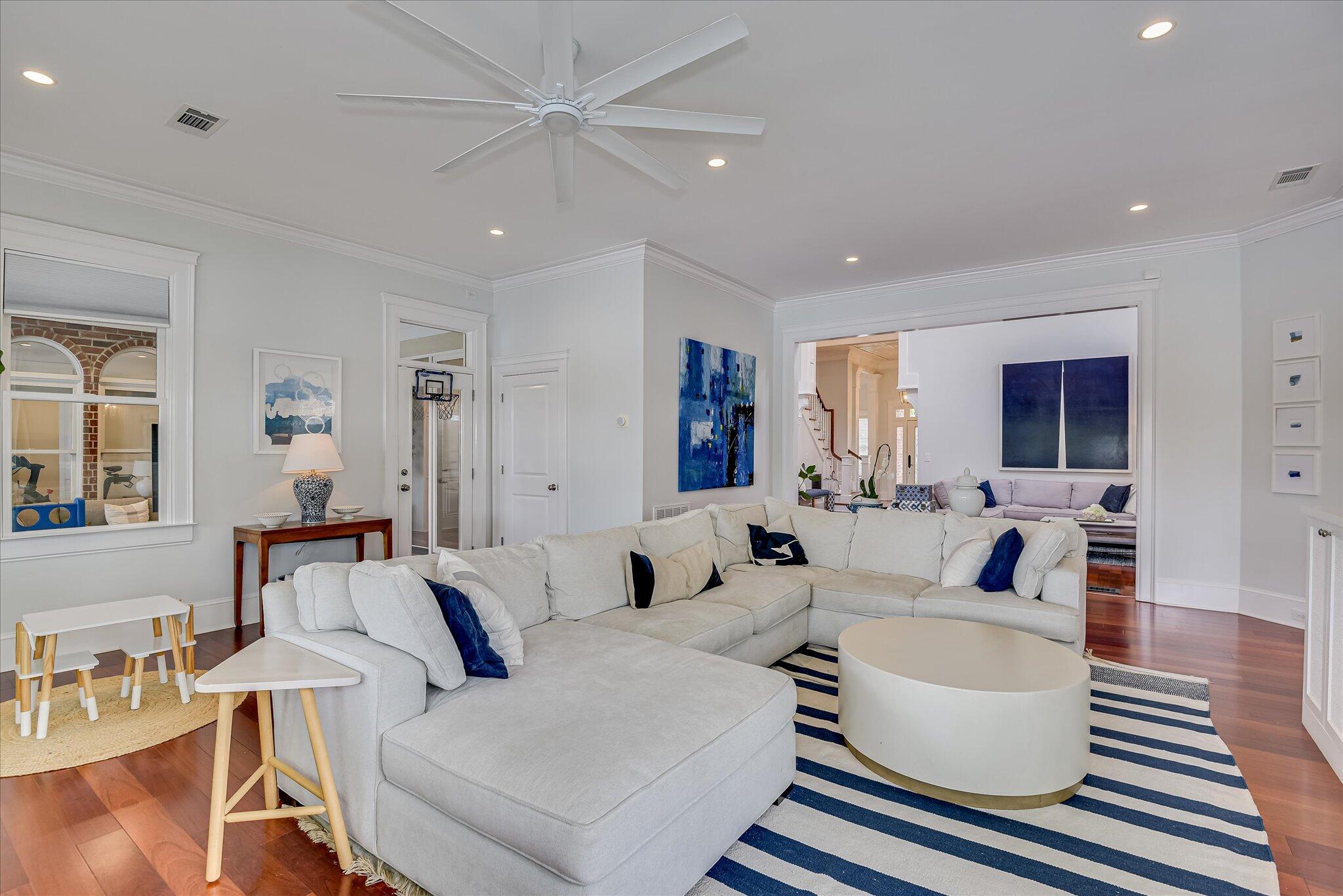 324 E Shoreline Drive