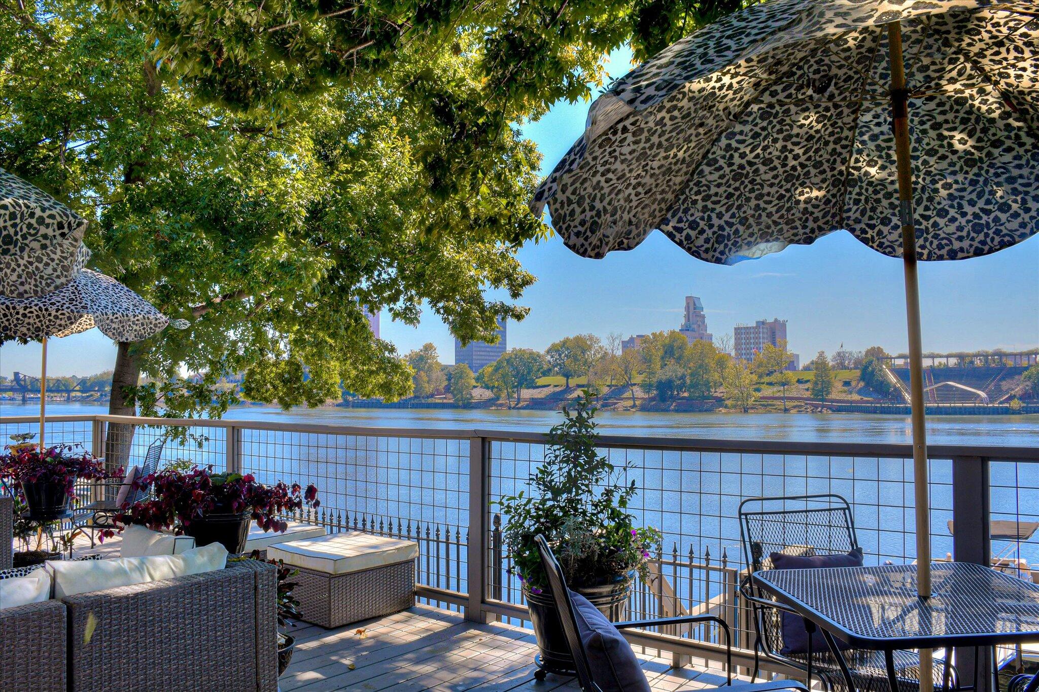 324 E Shoreline Drive